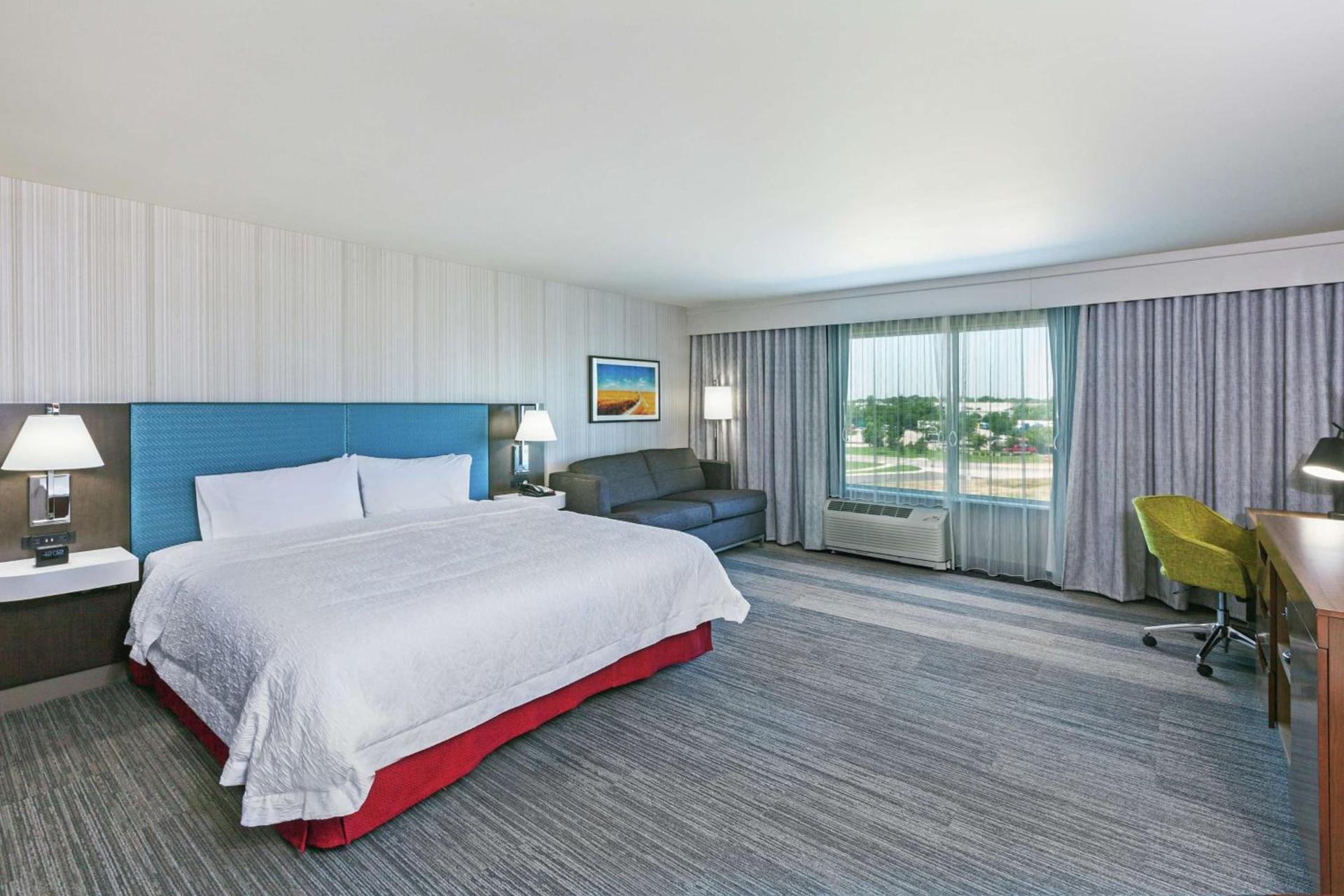 Hampton Inn Gardner photo 12