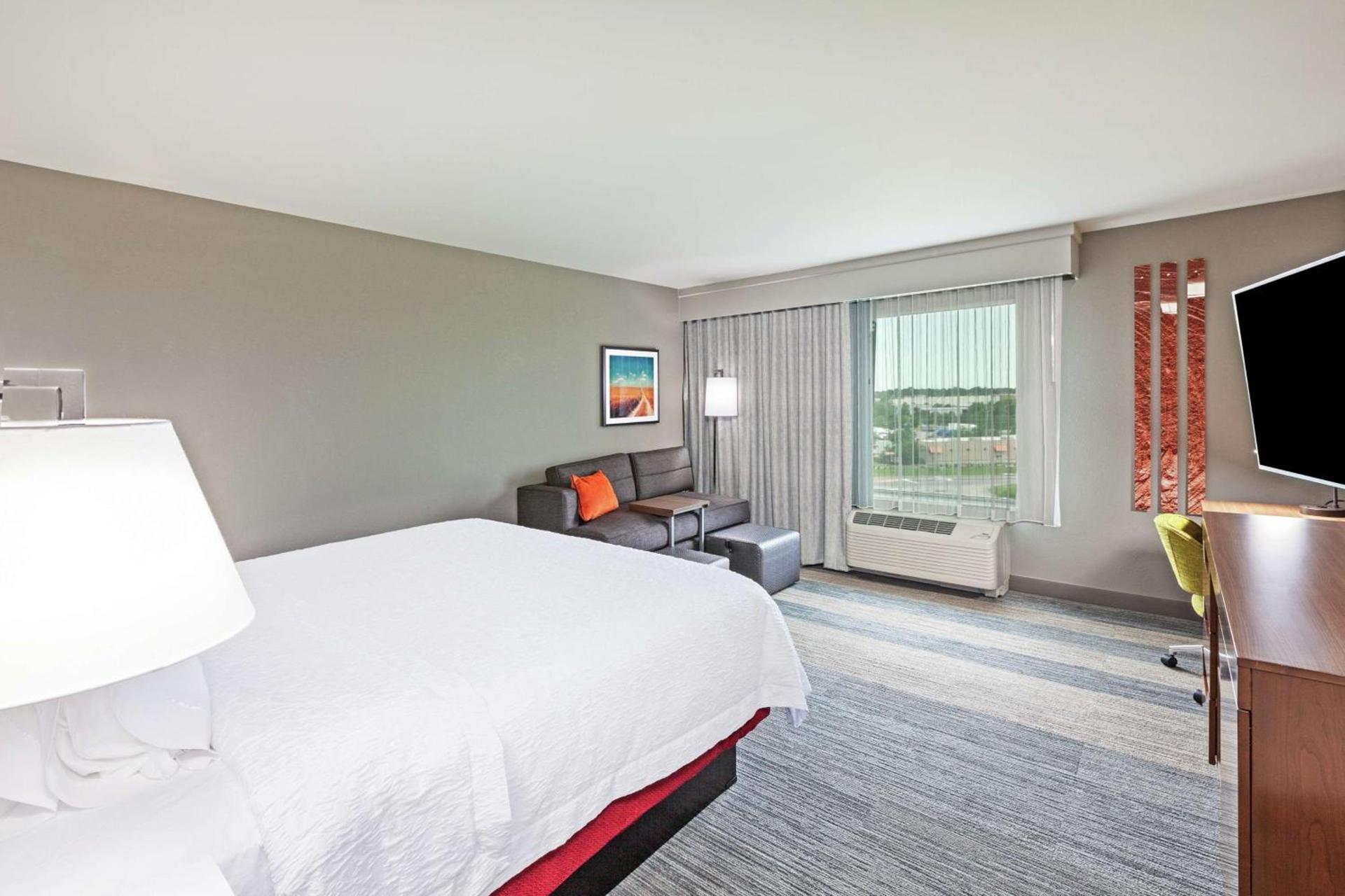Hampton Inn Gardner photo 16