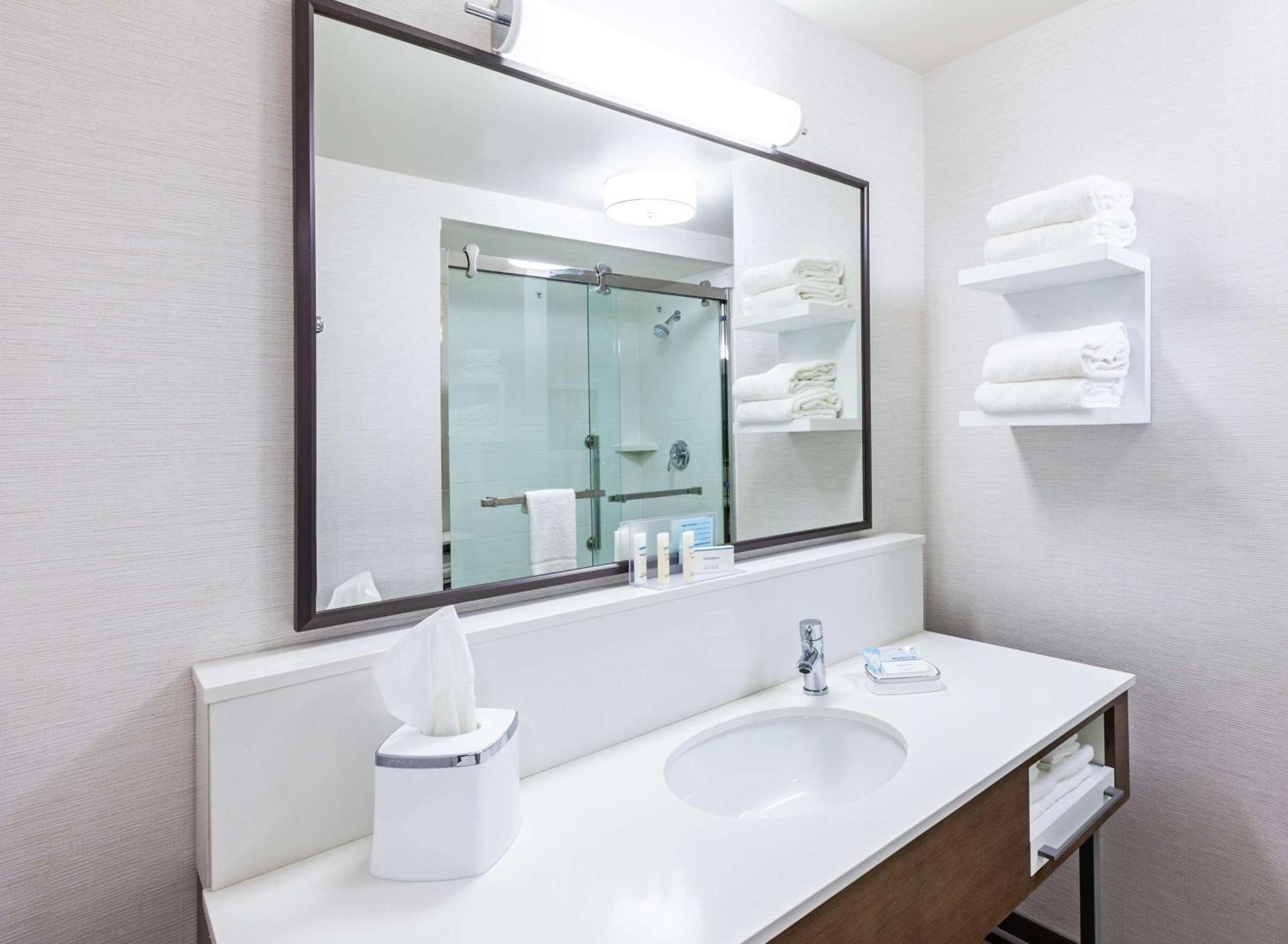 Hampton Inn Gardner photo 21