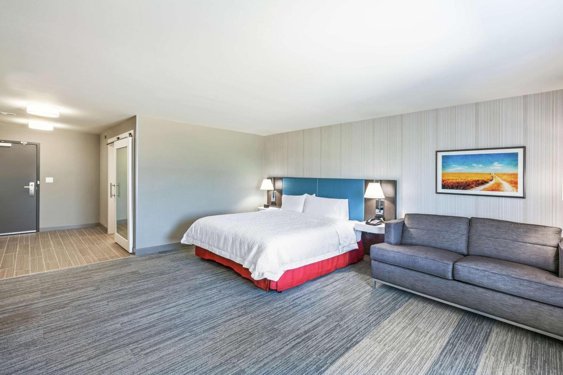 Hampton Inn Gardner photo 22