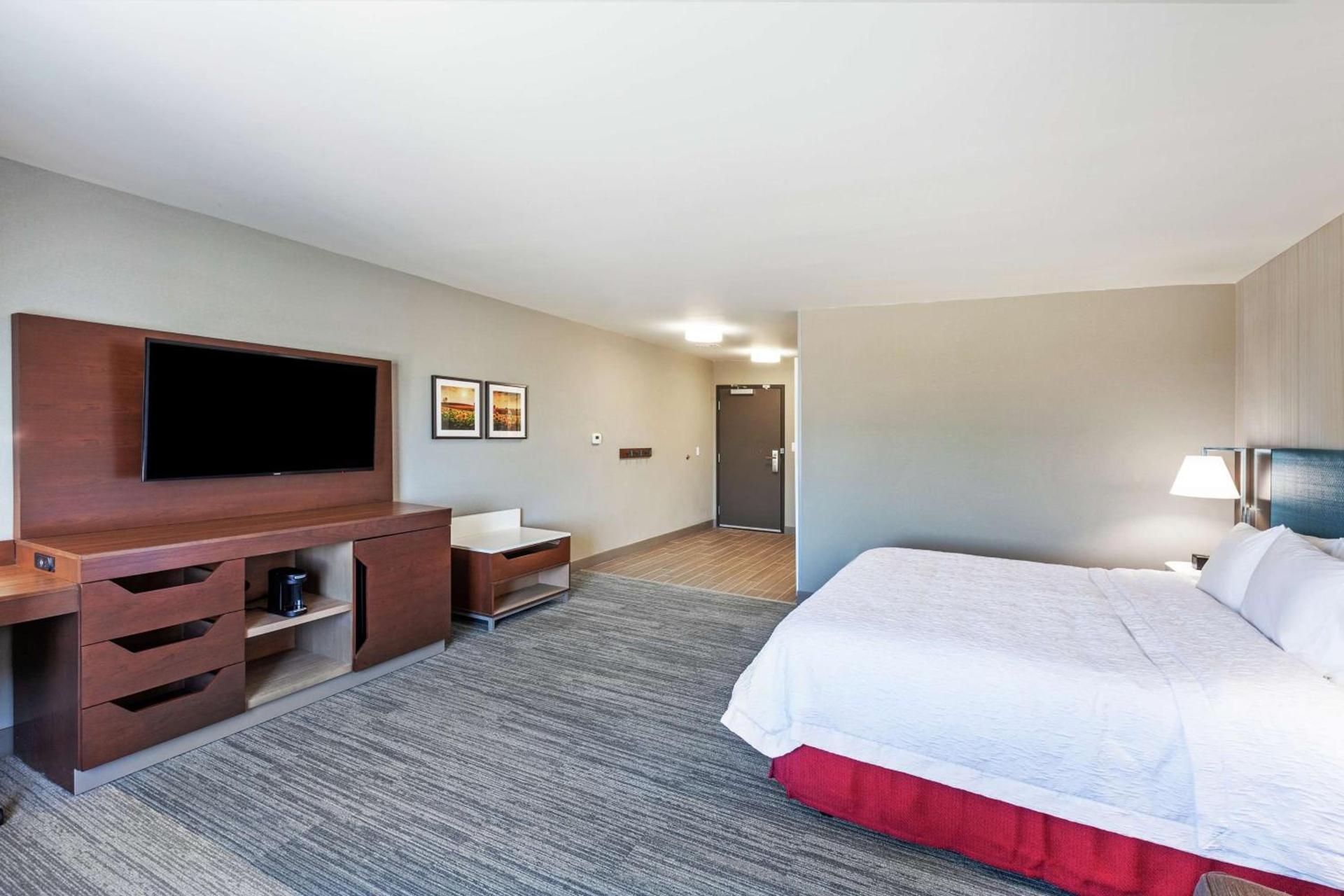 Hampton Inn Gardner photo 27