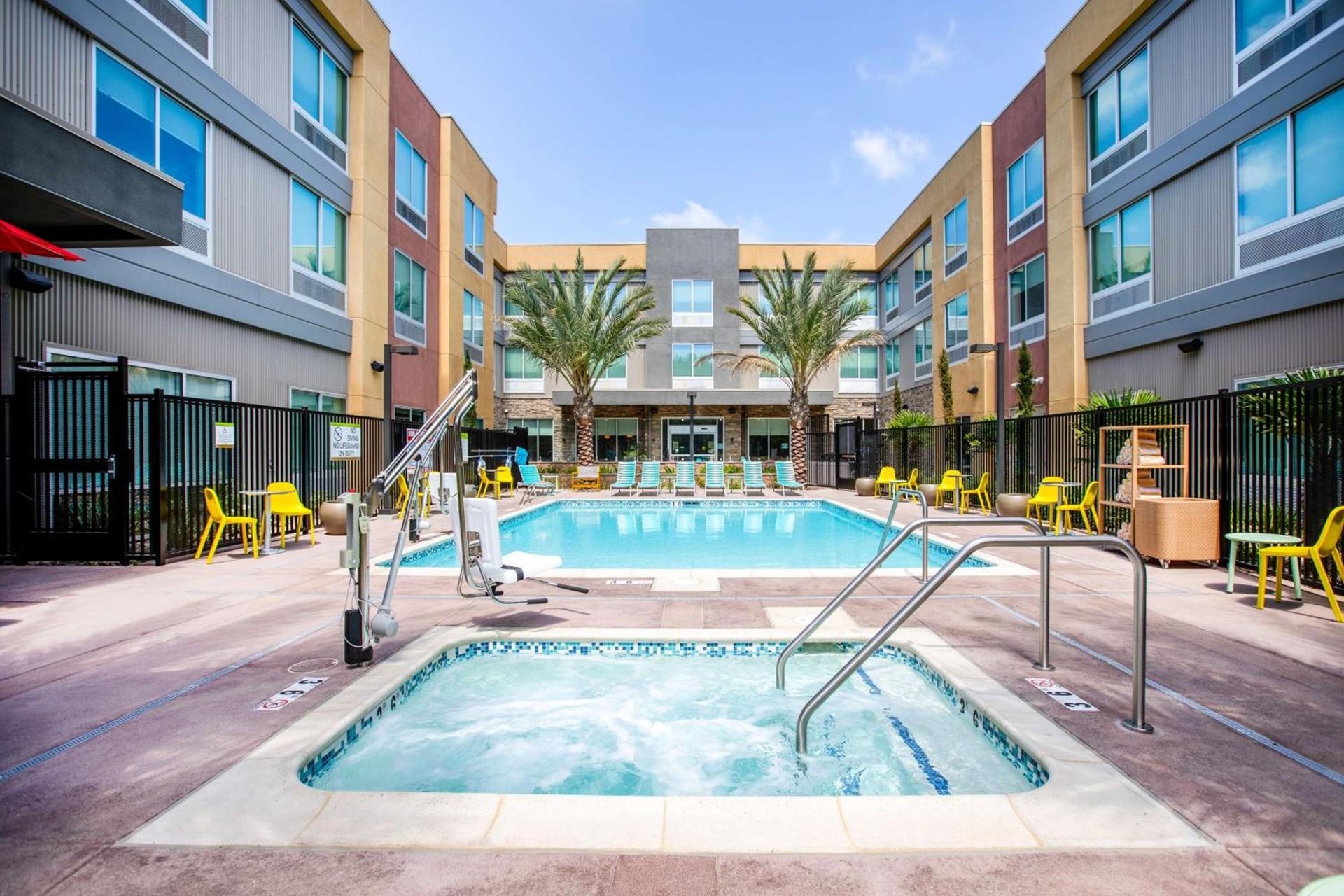 Home2 Suites By Hilton Carlsbad, Ca photo 2