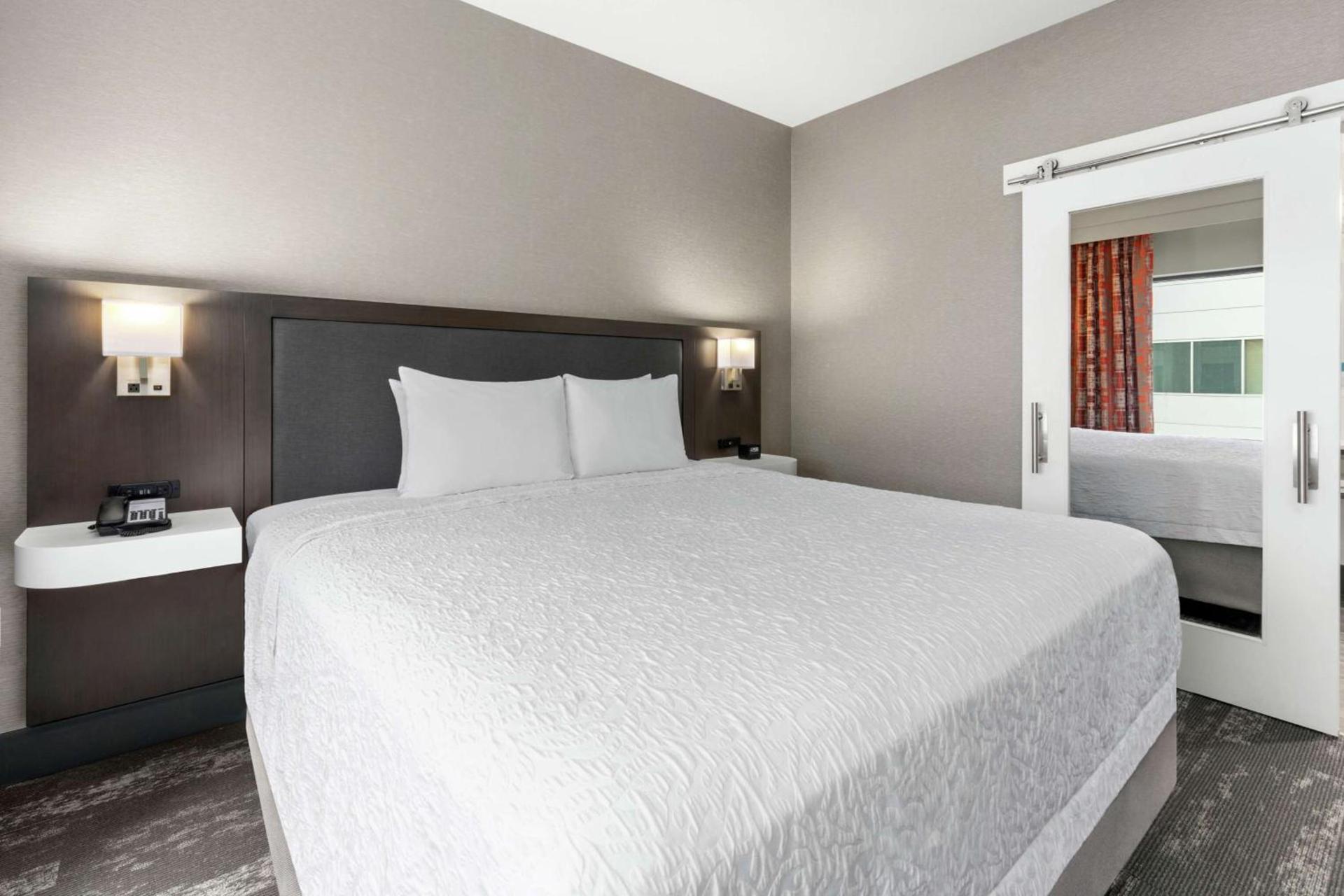 Hampton Inn & Suites Spokane Downtown-South photo 9
