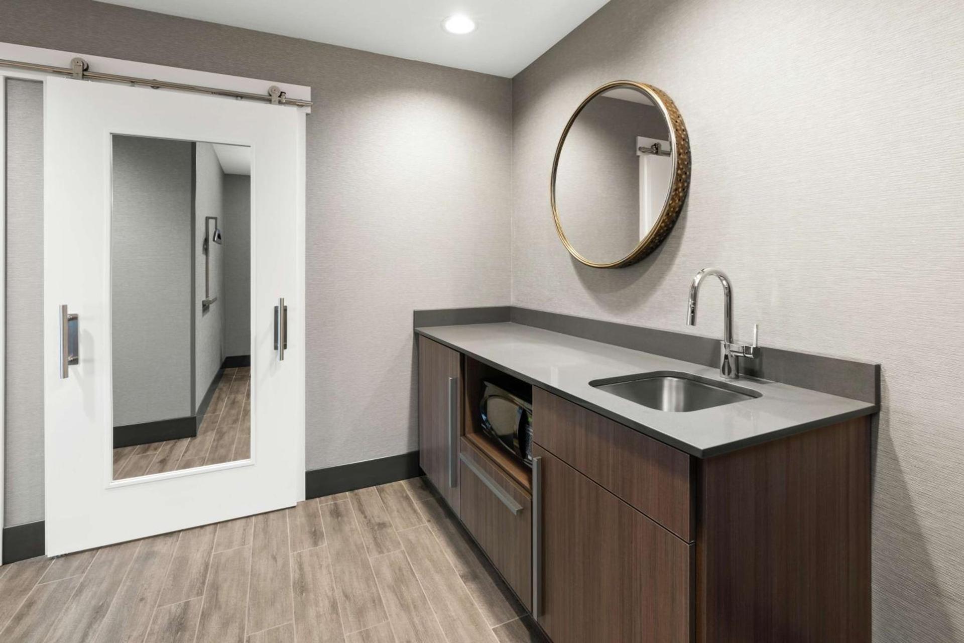 Hampton Inn & Suites Spokane Downtown-South photo 52