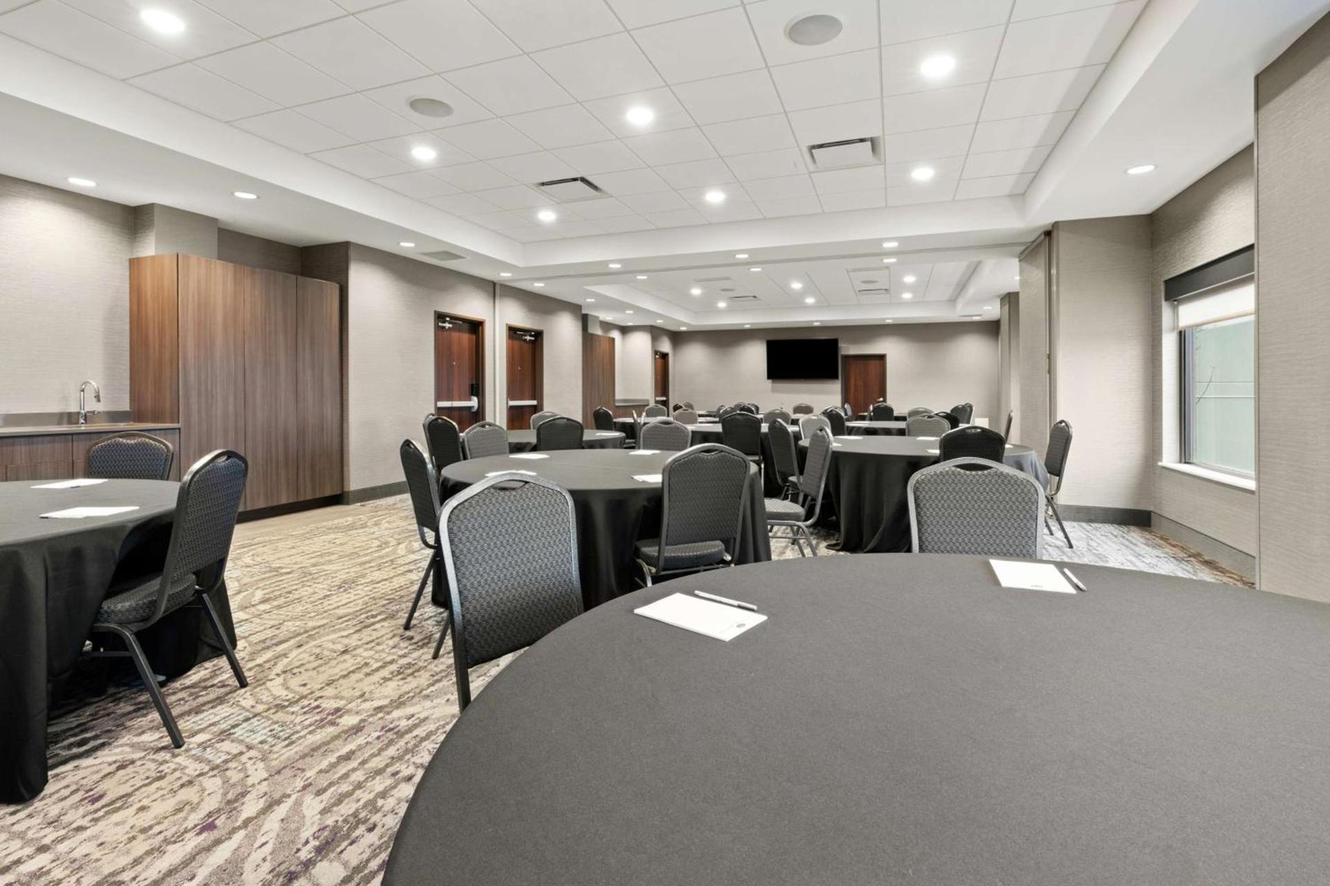 Hampton Inn & Suites Spokane Downtown-South photo 54