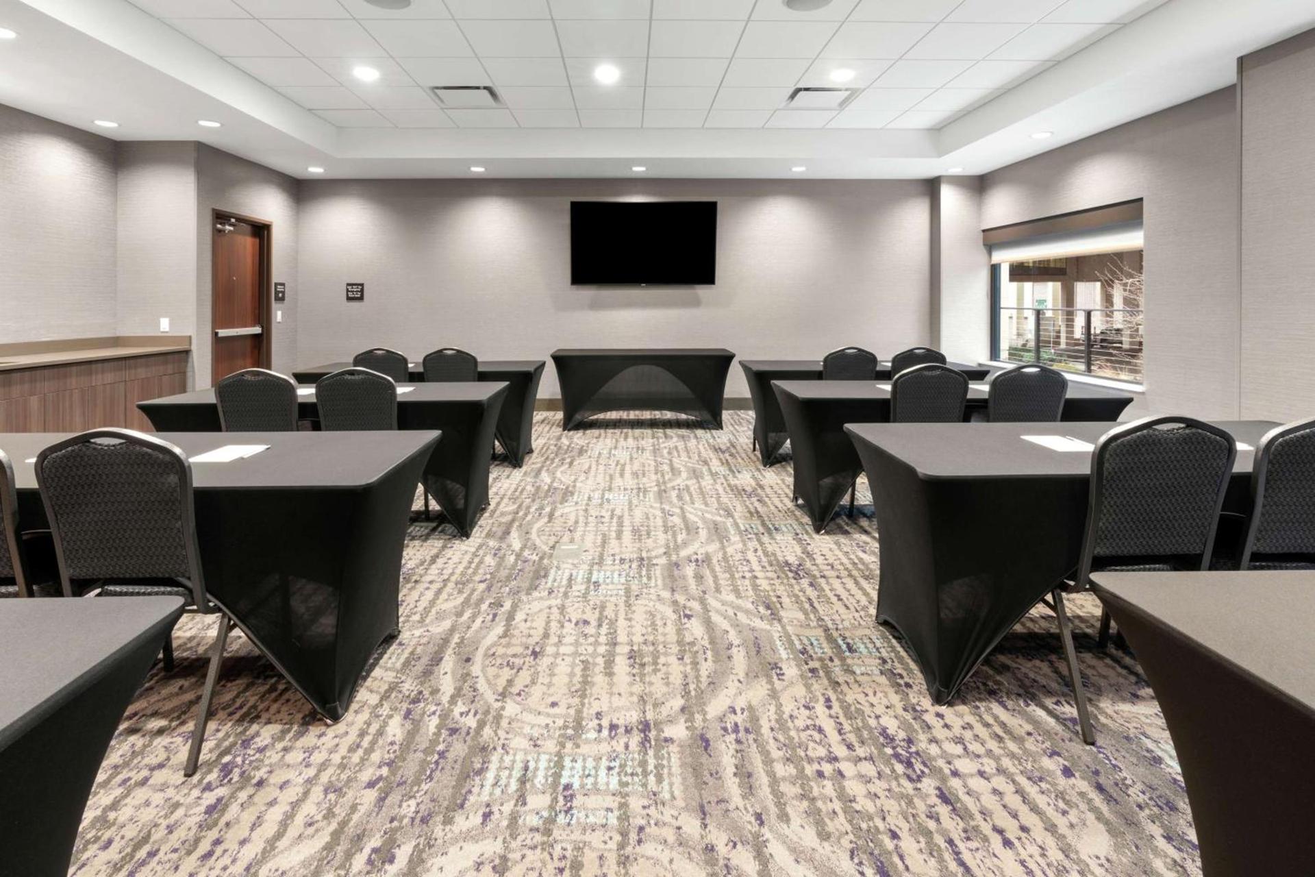 Hampton Inn & Suites Spokane Downtown-South photo 56
