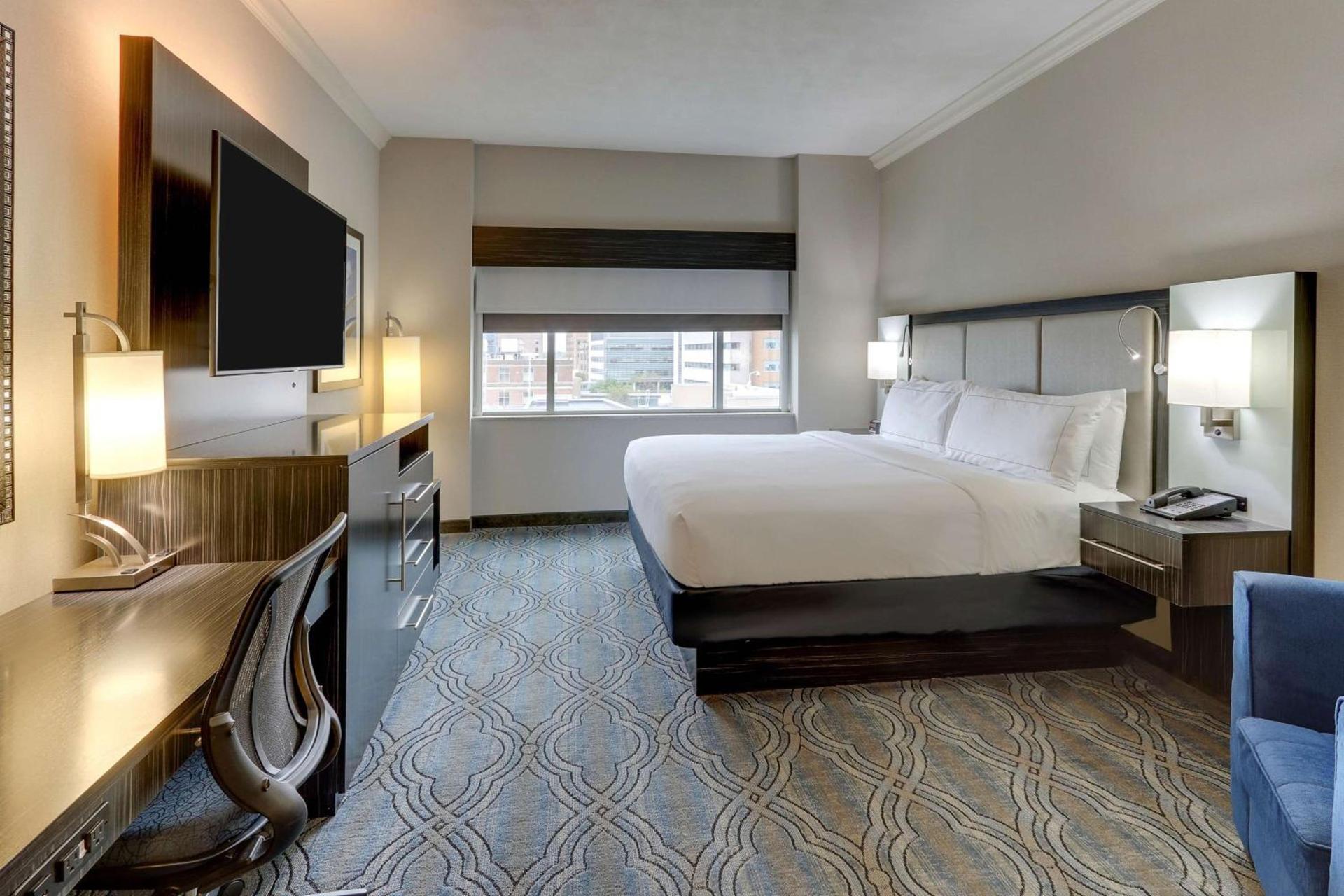 DoubleTree by Hilton St. Louis Forest Park photo 11