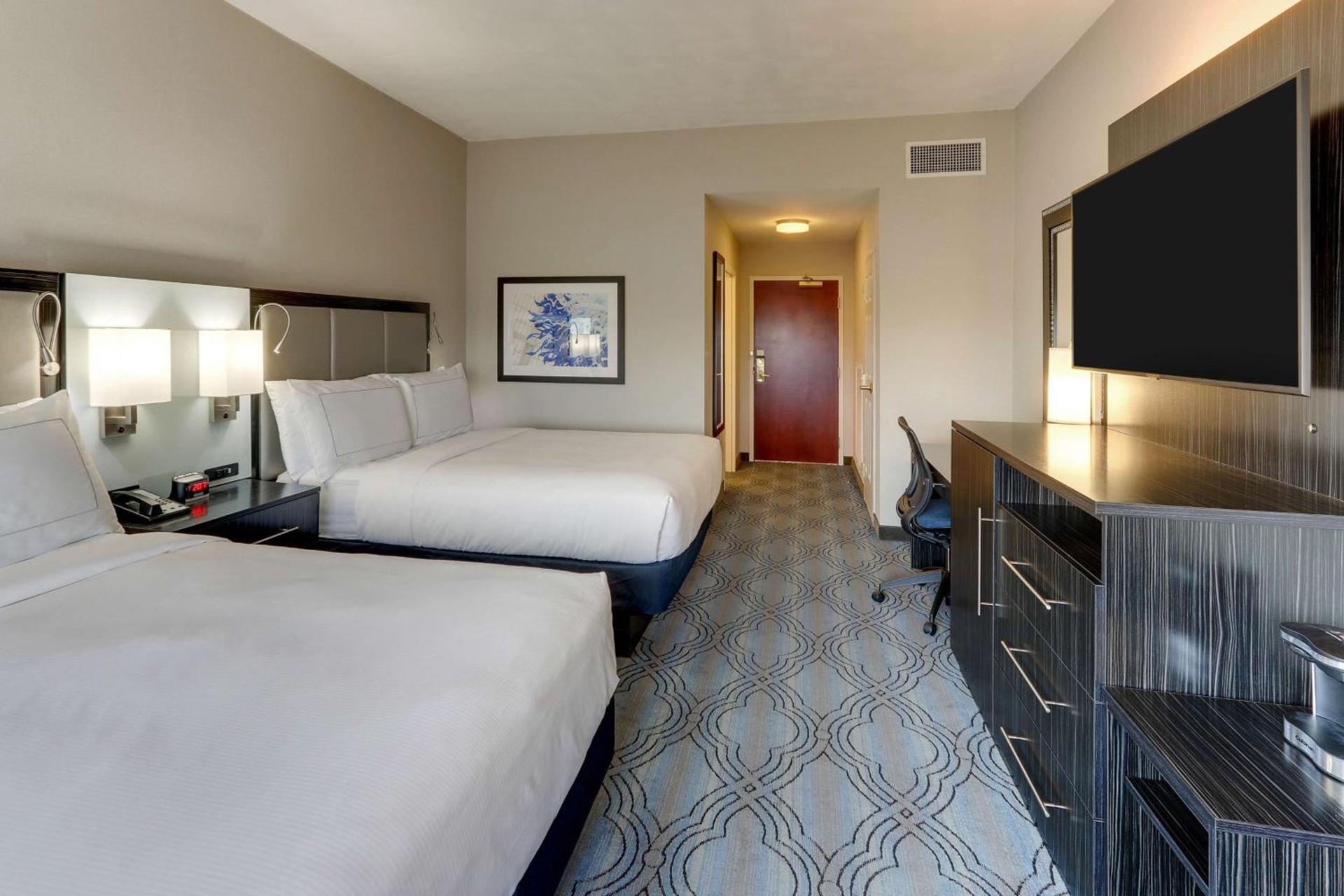 DoubleTree by Hilton St. Louis Forest Park photo 12