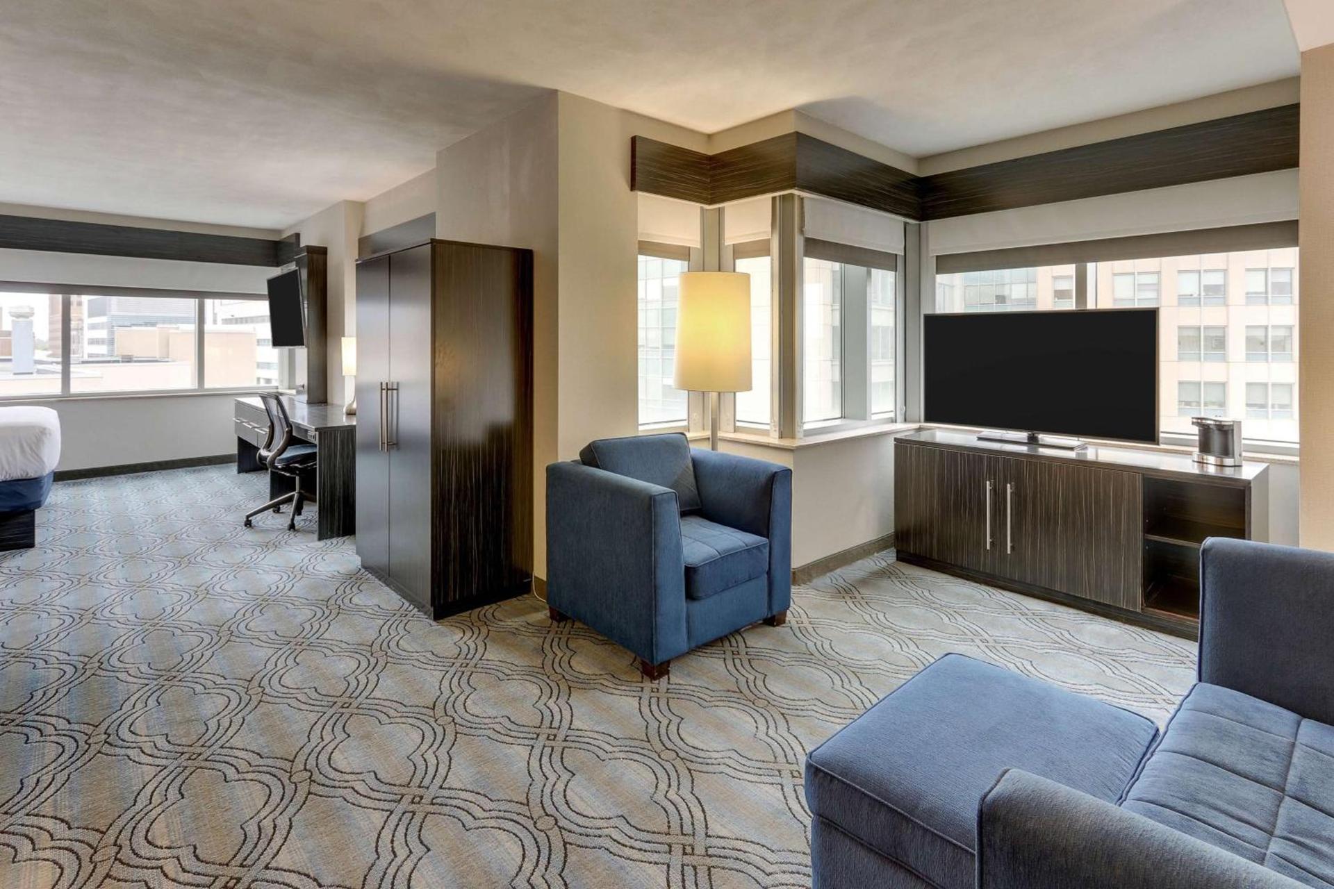 DoubleTree by Hilton St. Louis Forest Park photo 20