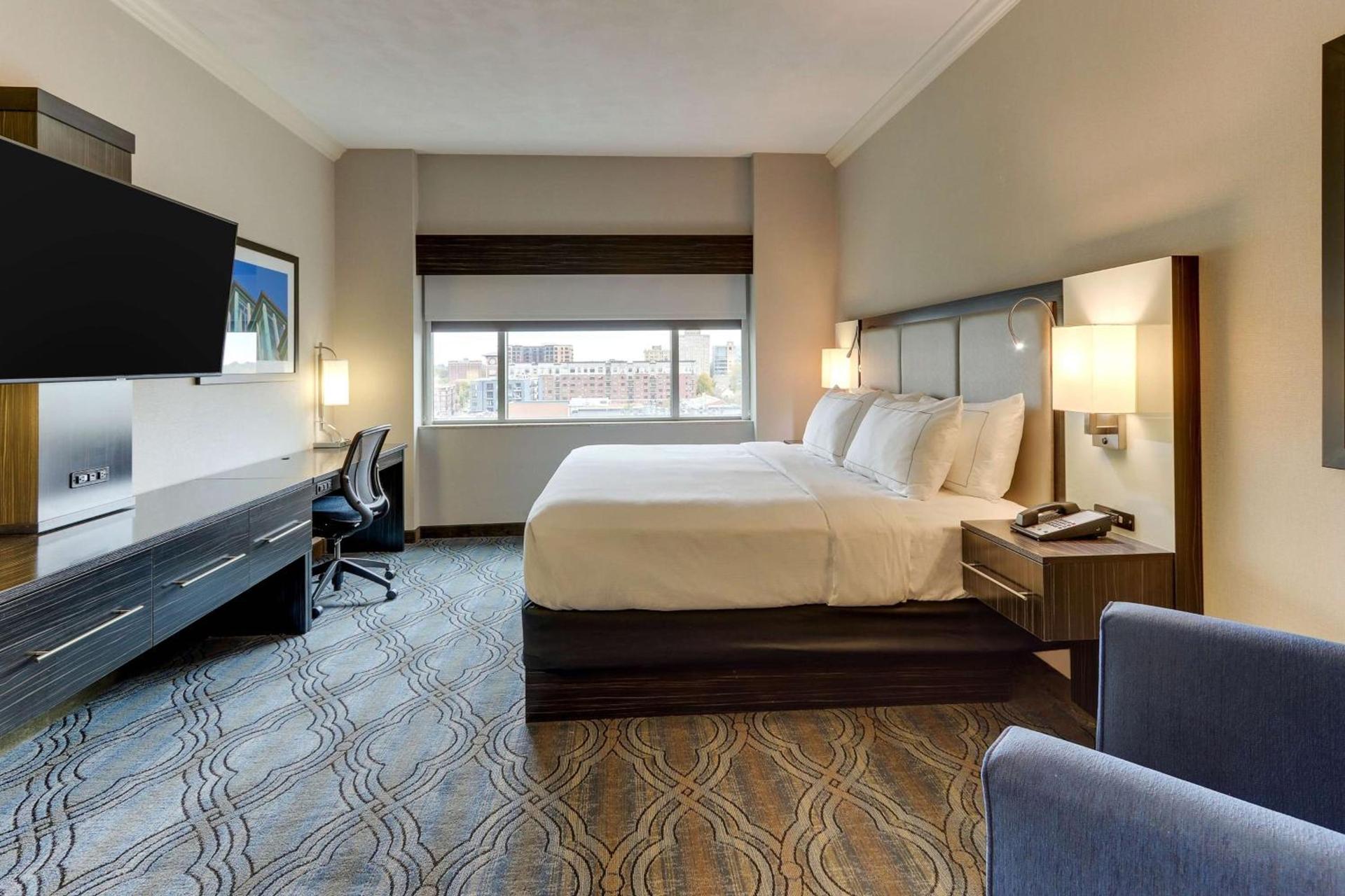 DoubleTree by Hilton St. Louis Forest Park photo 22