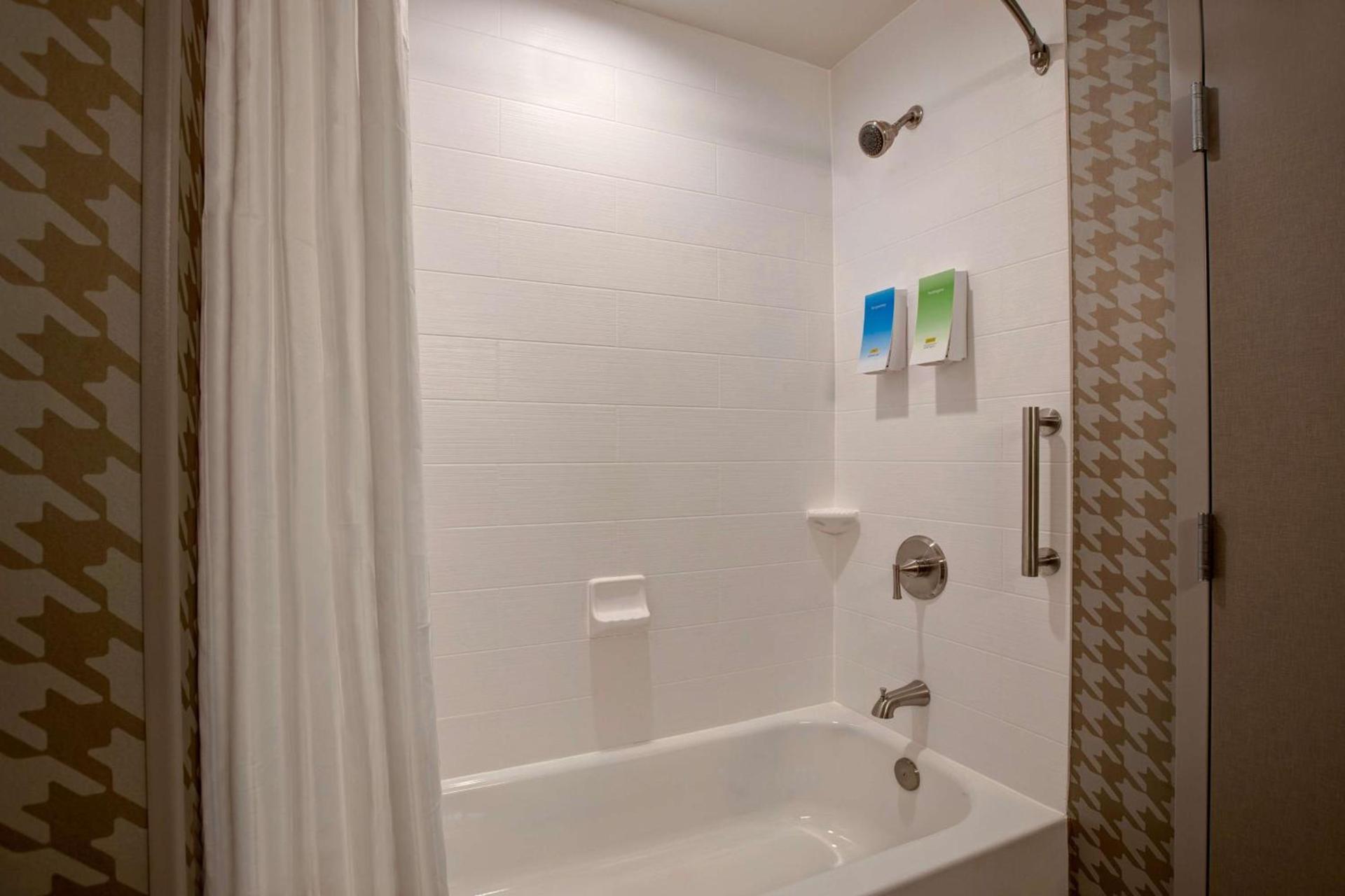 Home2 Suites By Hilton Loves Park Rockford photo 29