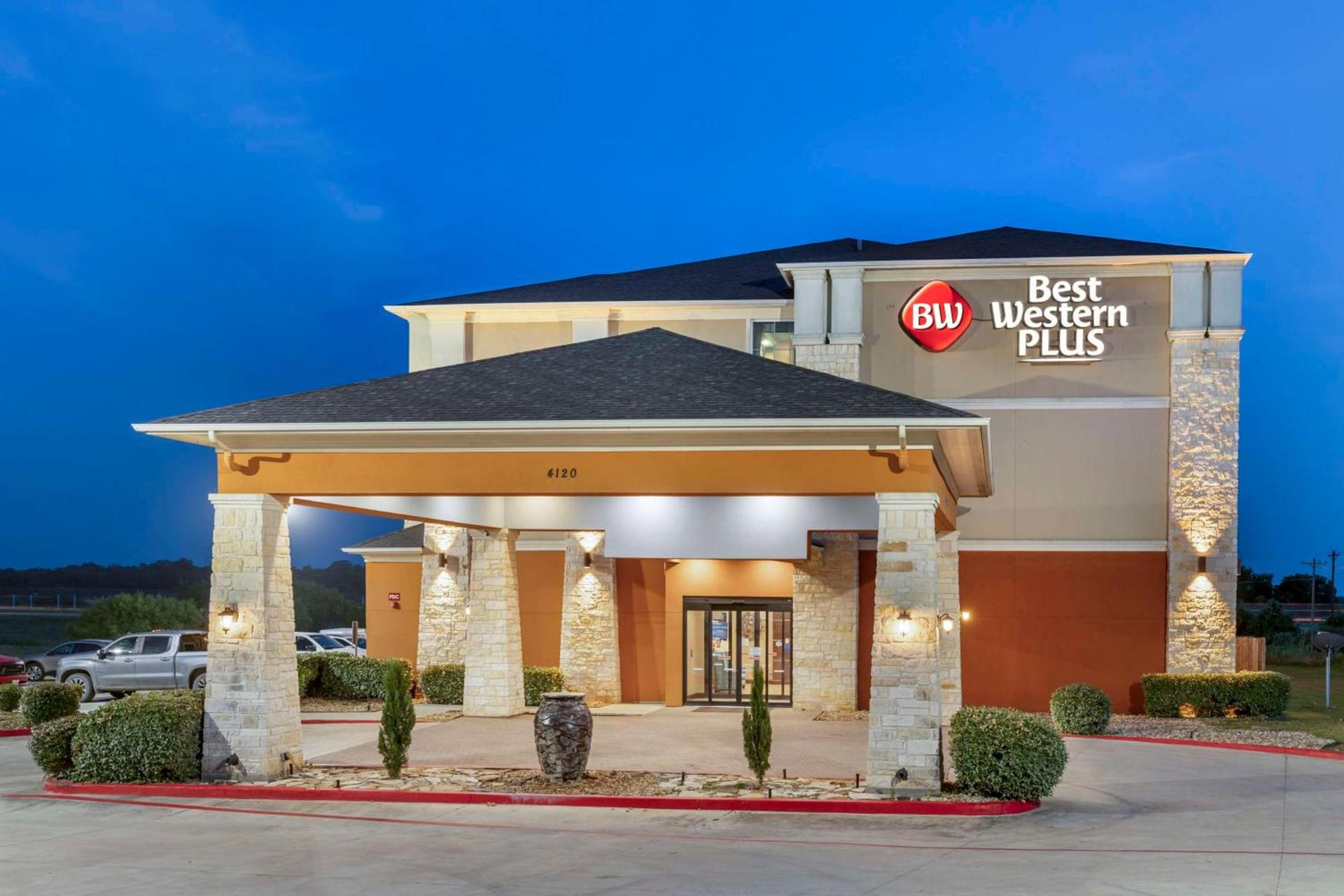 Best Western Plus Longhorn Inn & Suites photo 9