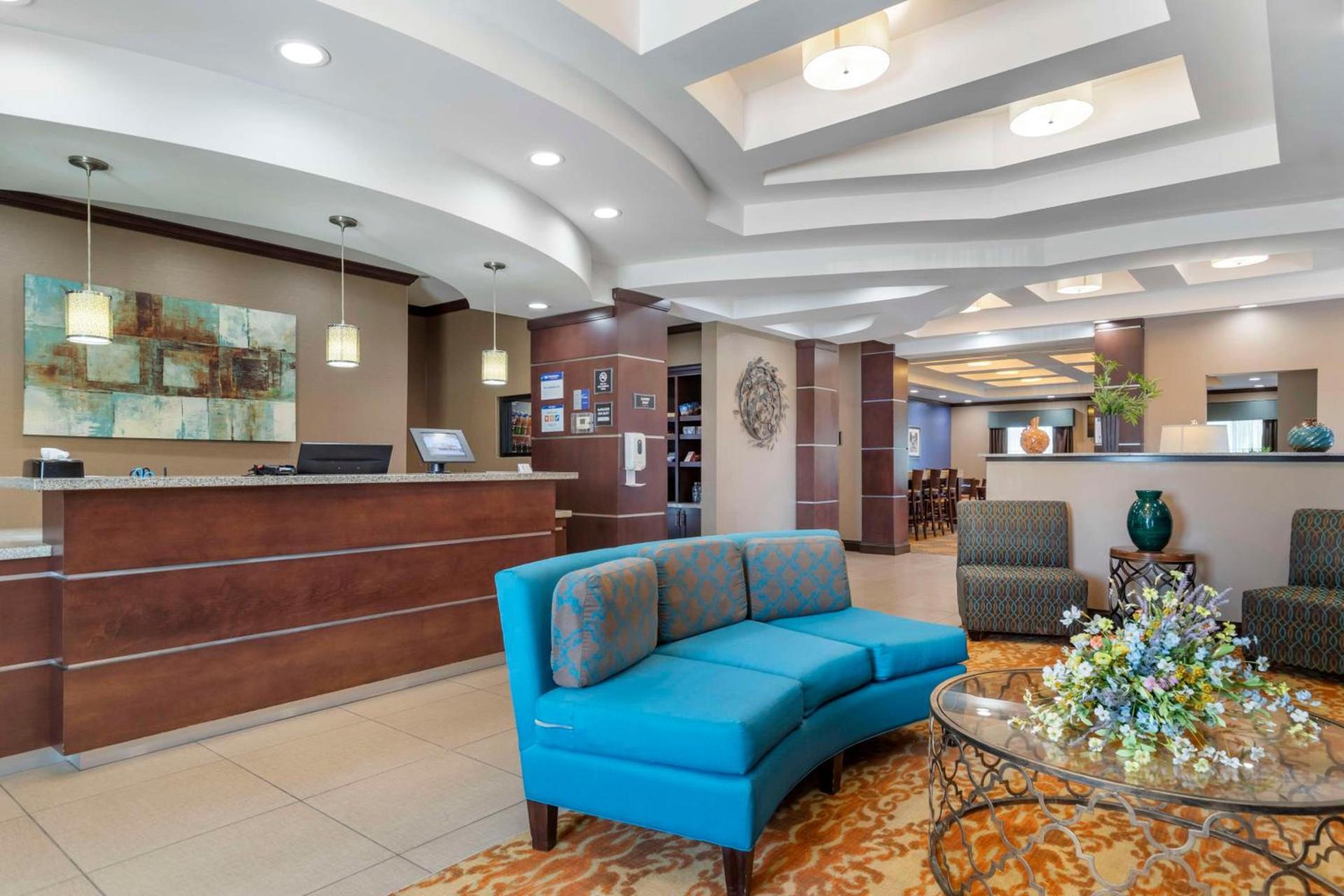 Best Western Plus Longhorn Inn & Suites photo 2