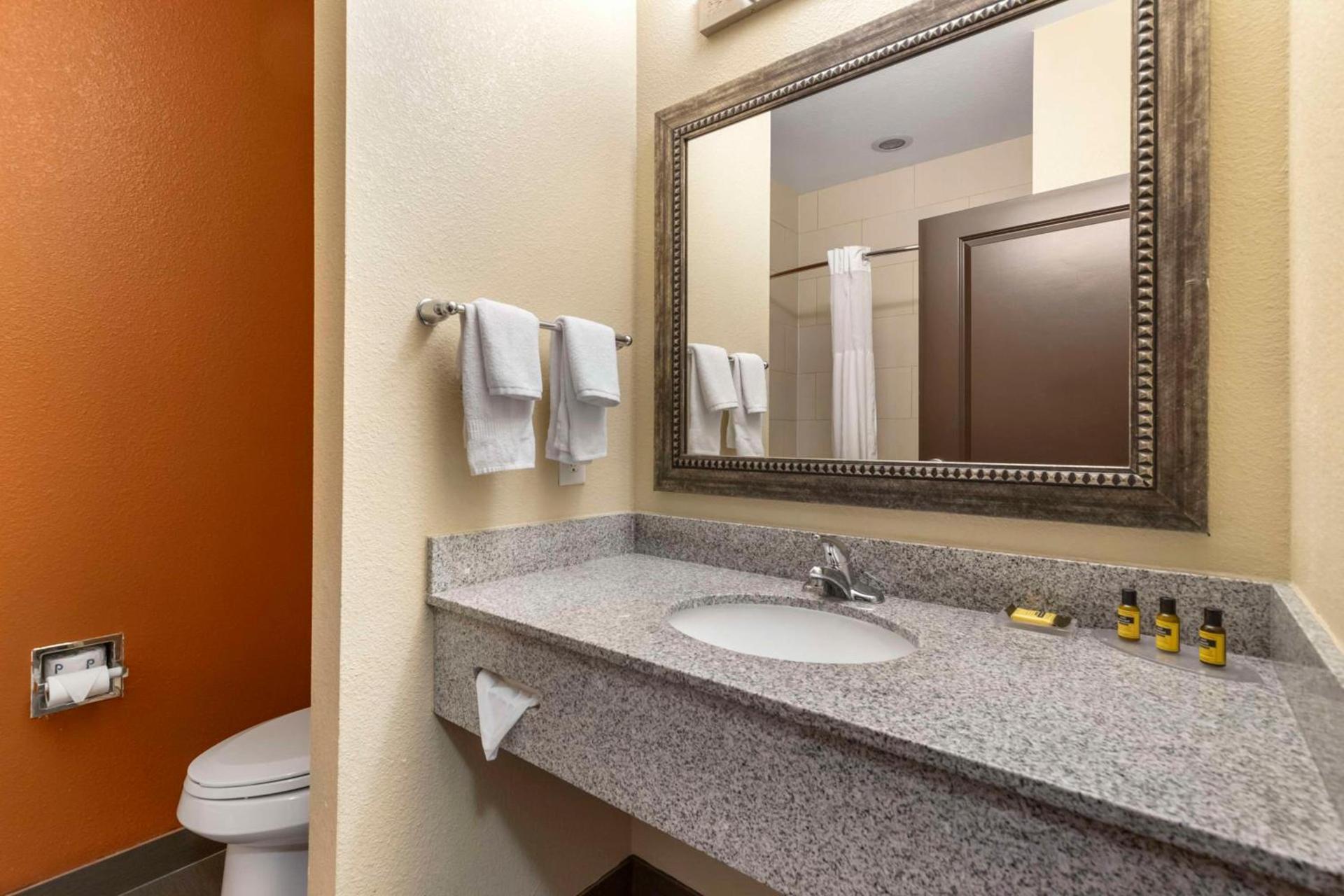 Best Western Plus Longhorn Inn & Suites photo 16