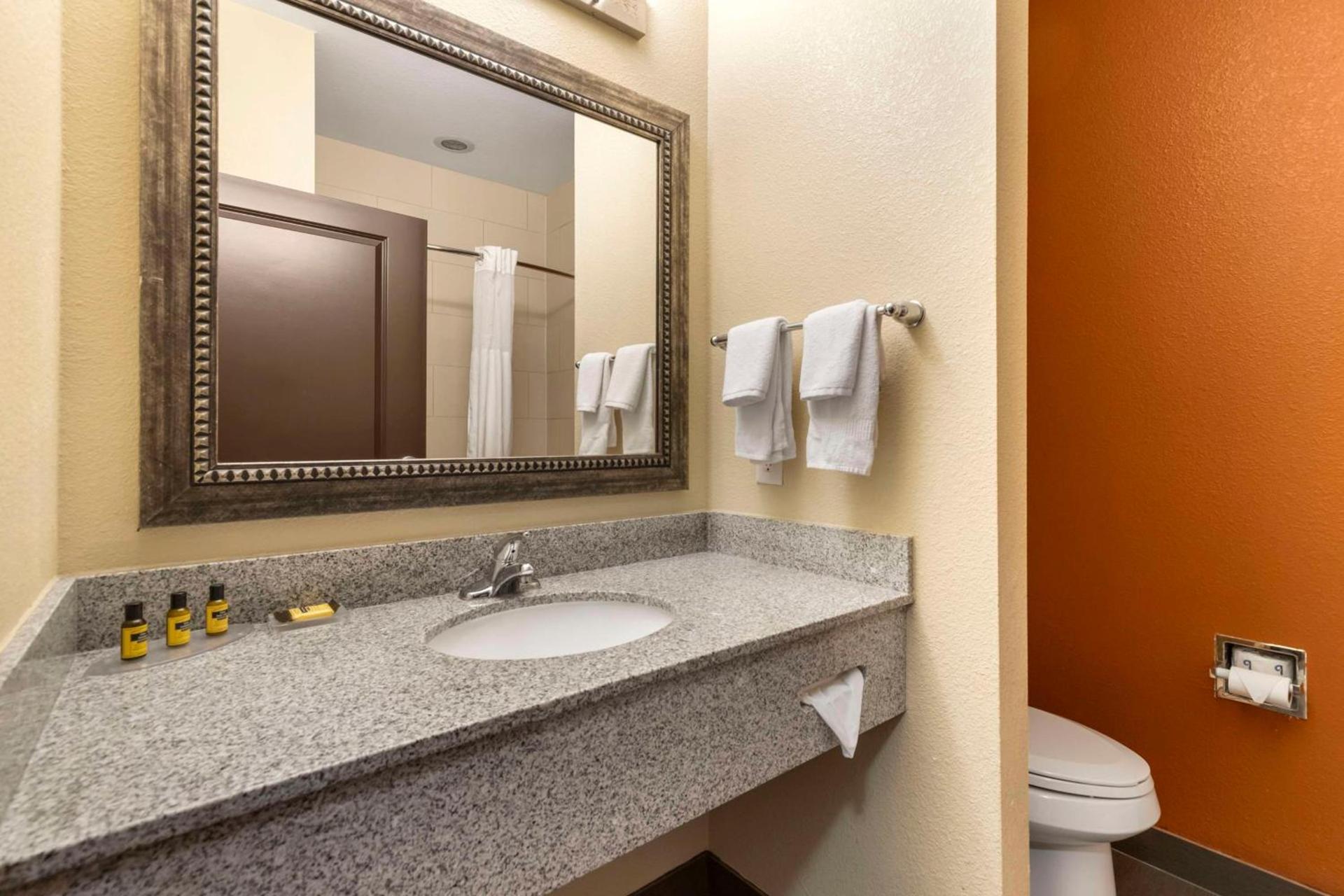 Best Western Plus Longhorn Inn & Suites photo 19