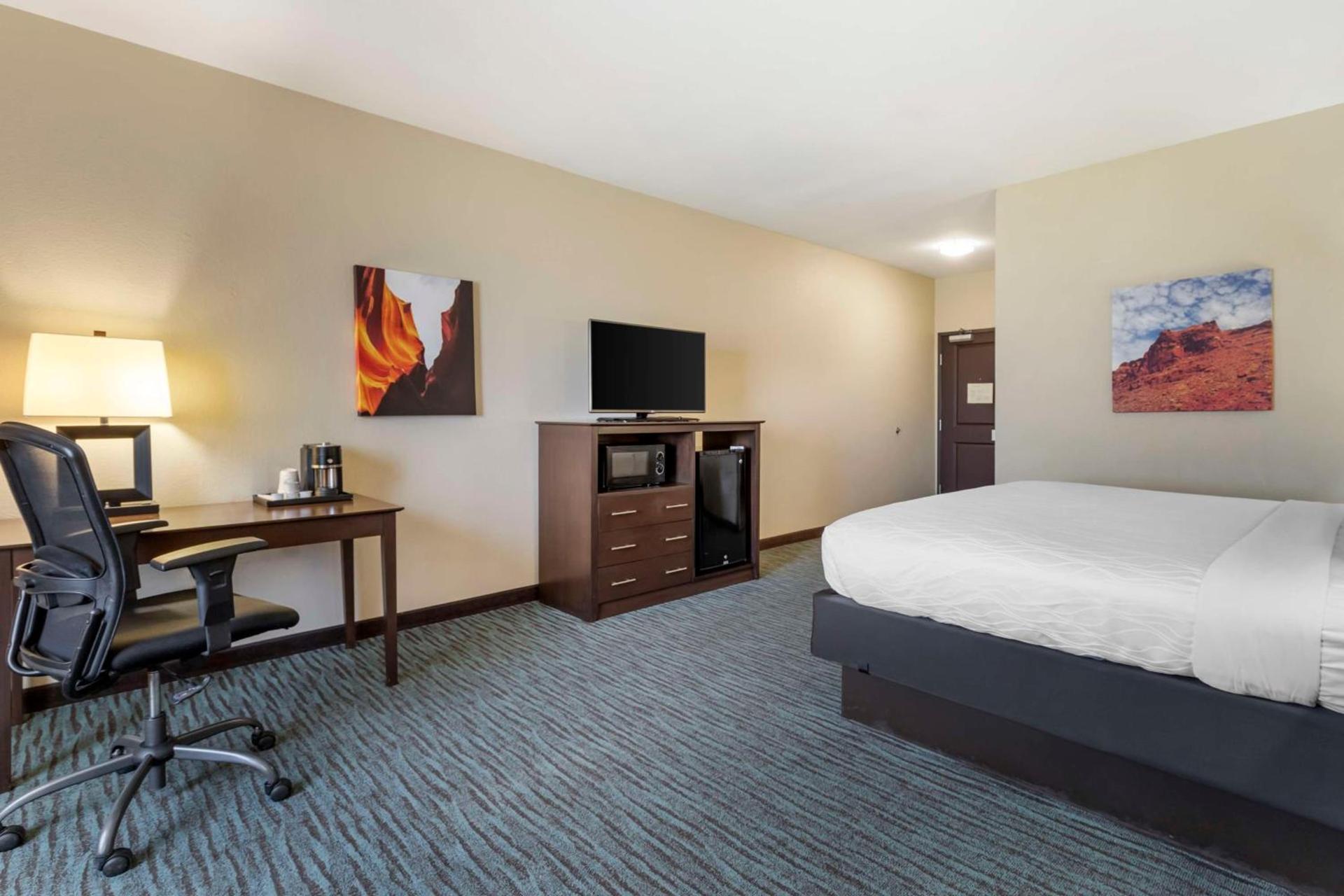 Best Western Plus Longhorn Inn & Suites photo 11