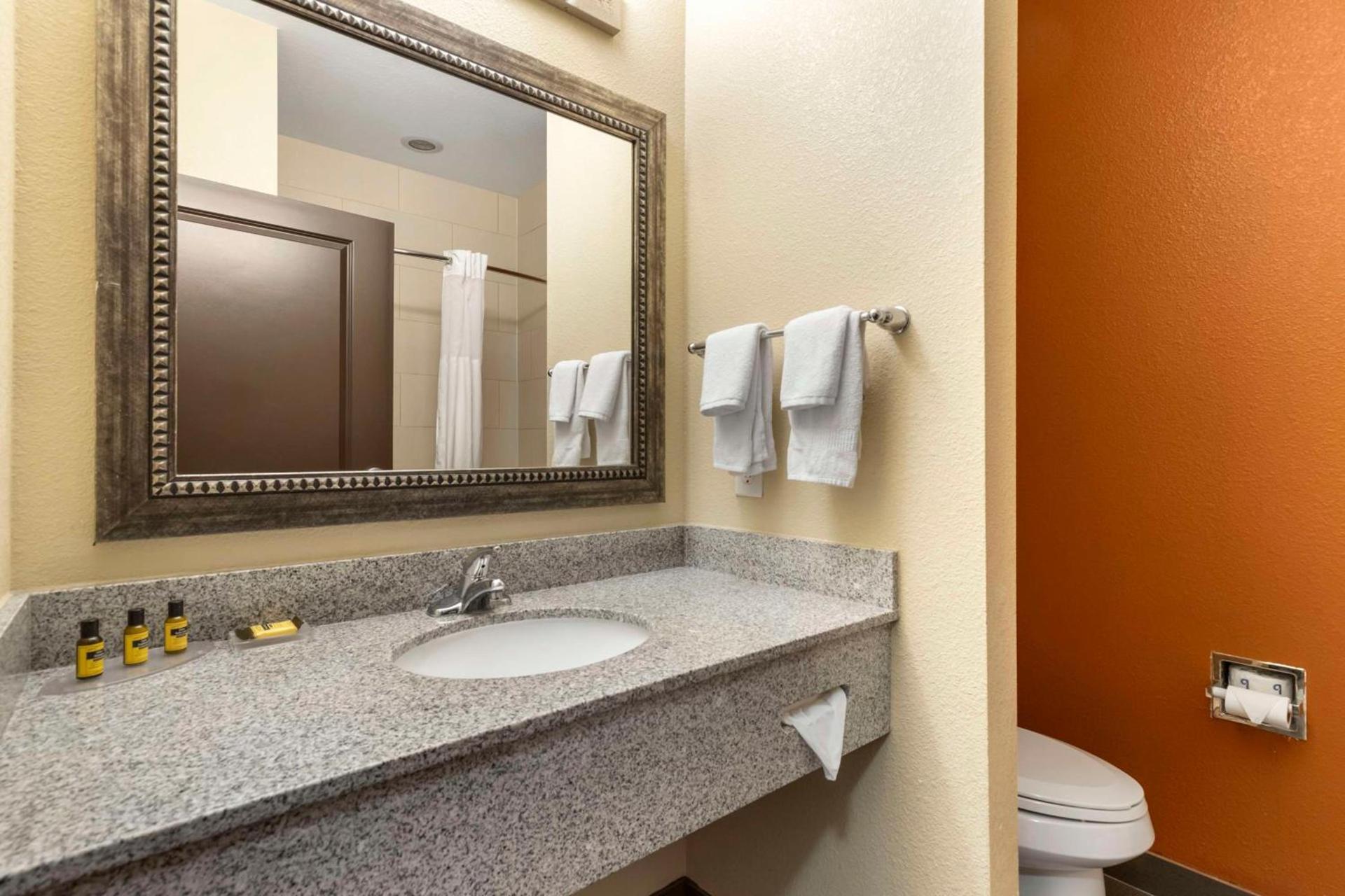 Best Western Plus Longhorn Inn & Suites photo 13