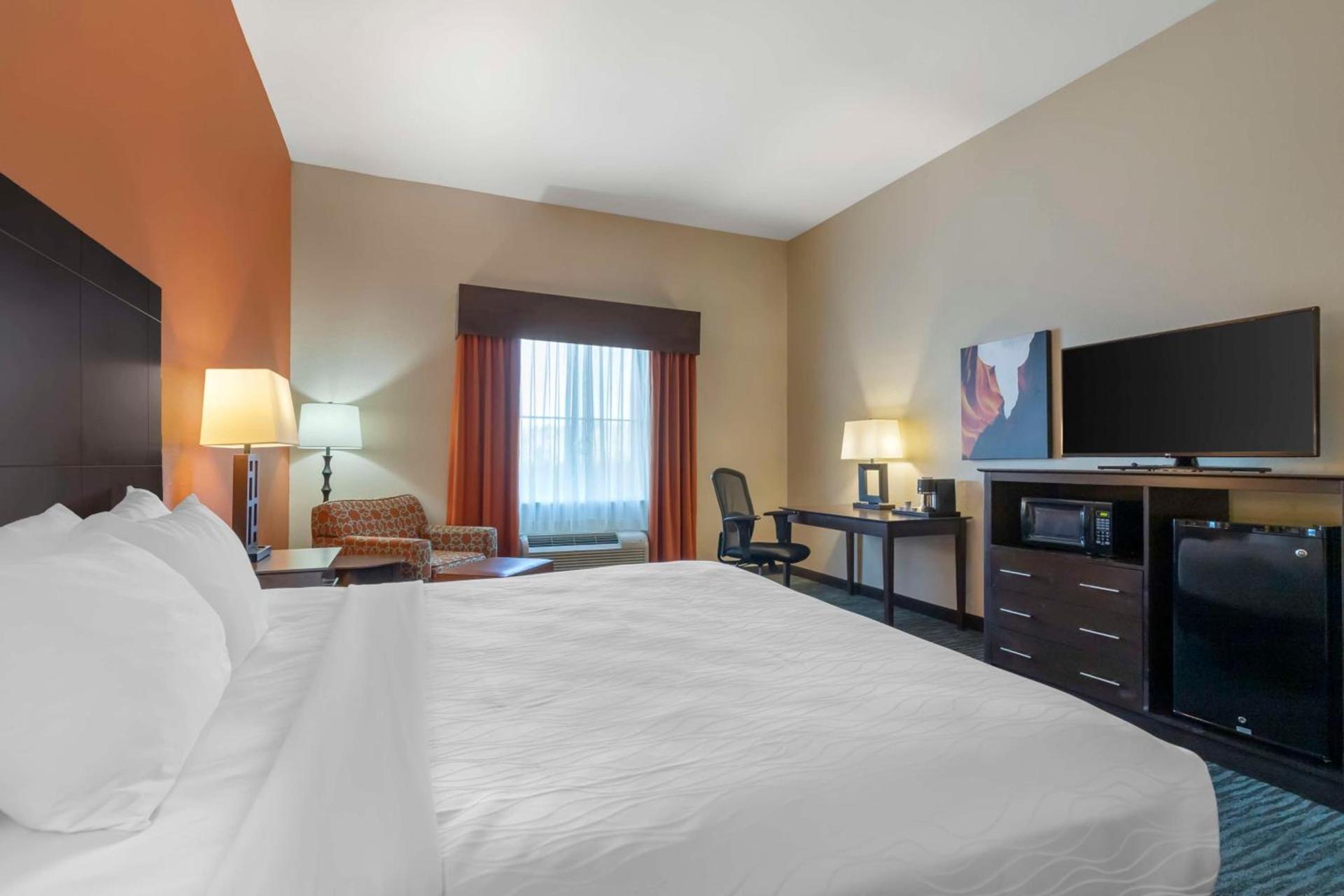 Best Western Plus Longhorn Inn & Suites photo 22
