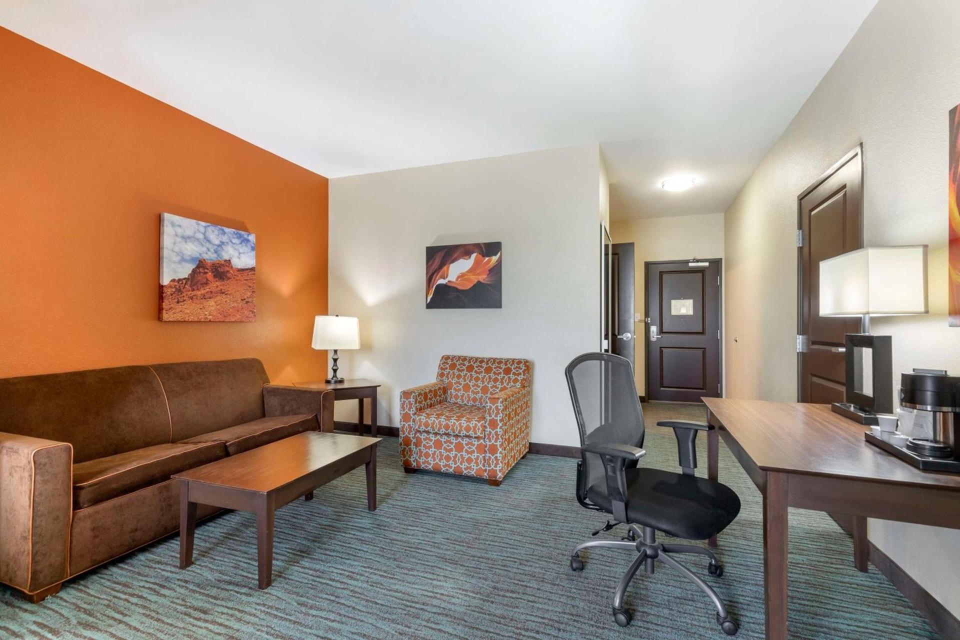 Best Western Plus Longhorn Inn & Suites photo 25
