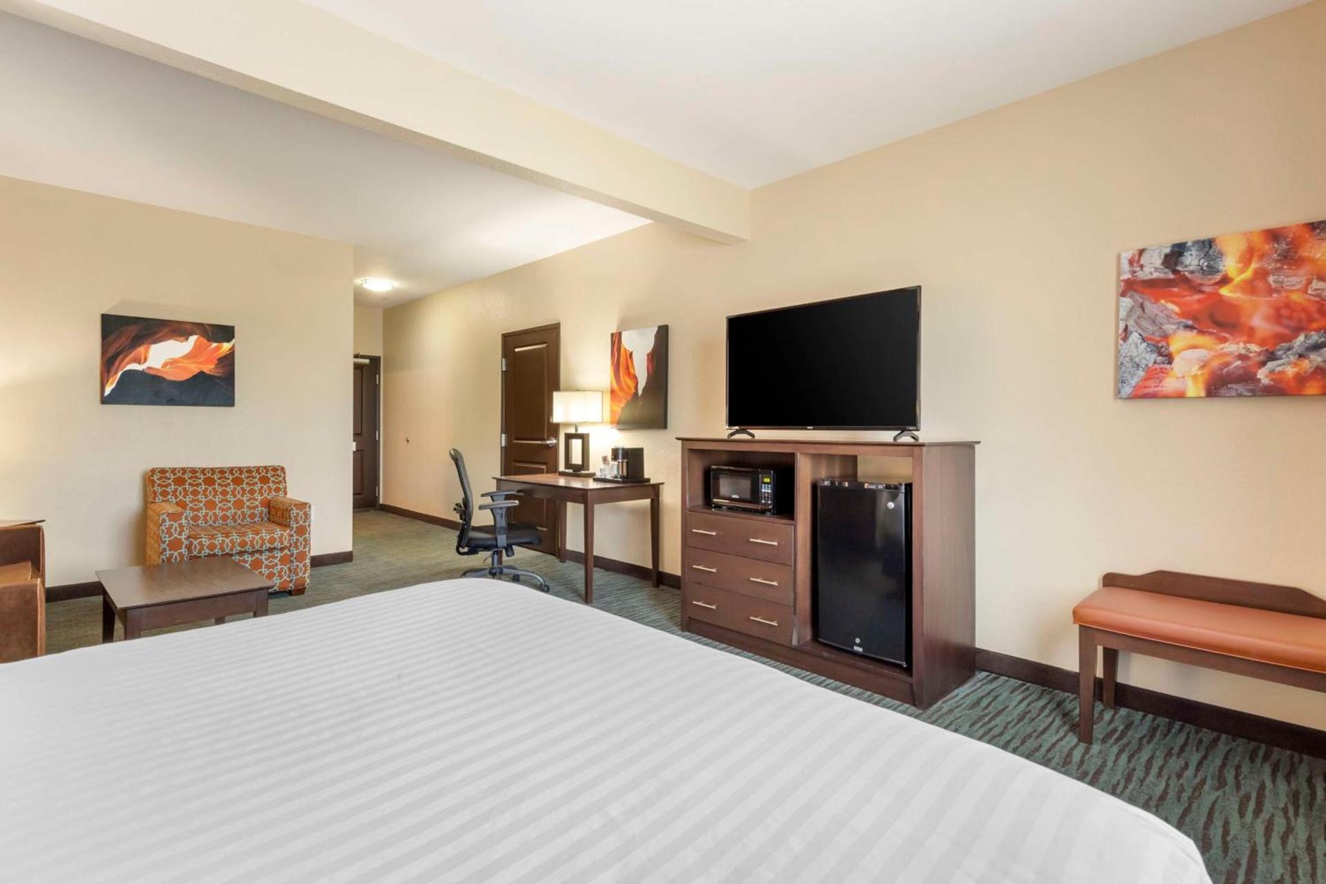 Best Western Plus Longhorn Inn & Suites photo 26