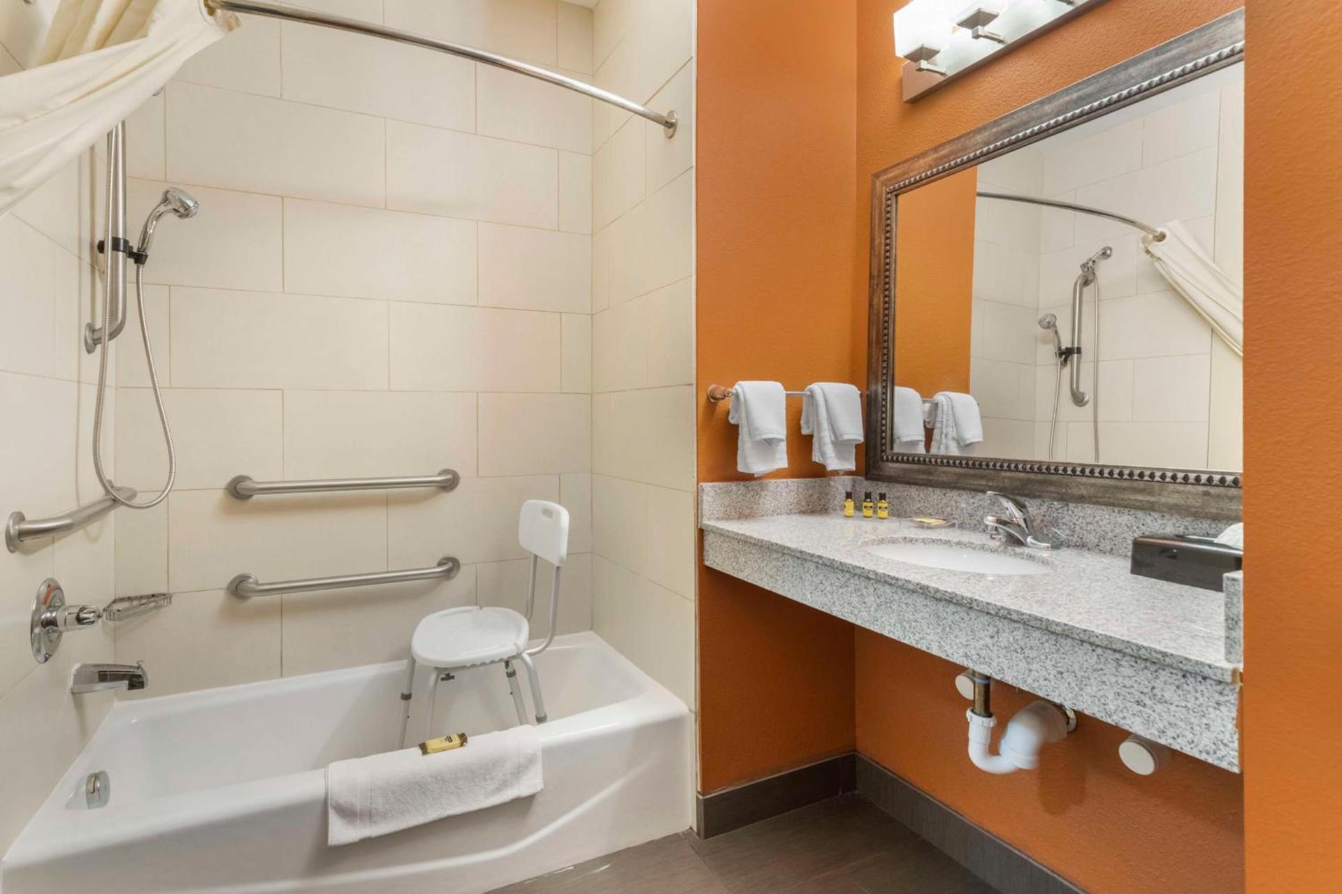 Best Western Plus Longhorn Inn & Suites photo 27