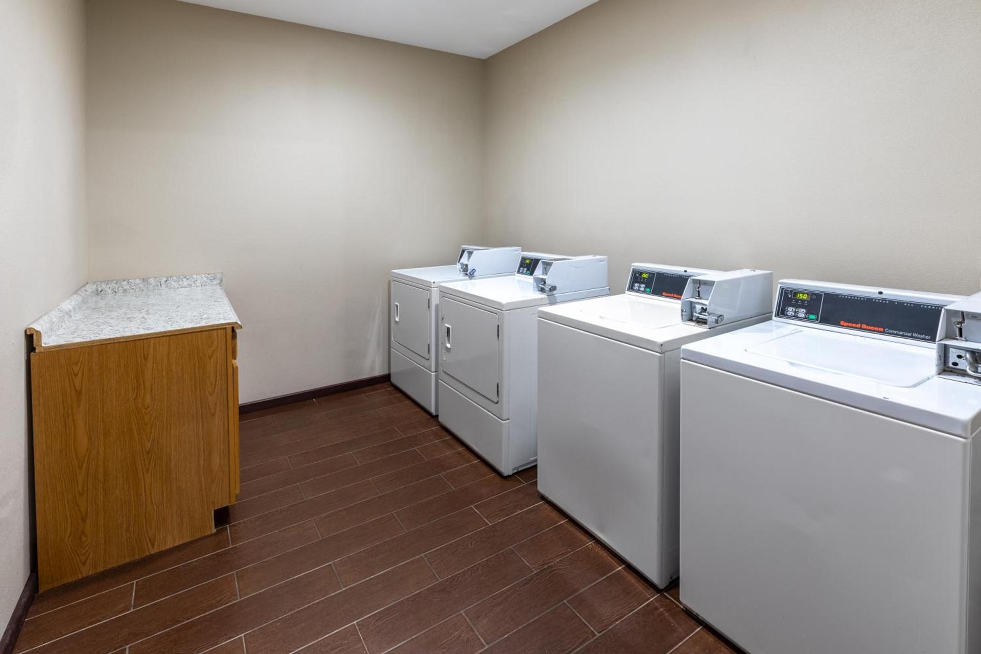 La Quinta Inn & Suites by Wyndham Durant photo 22