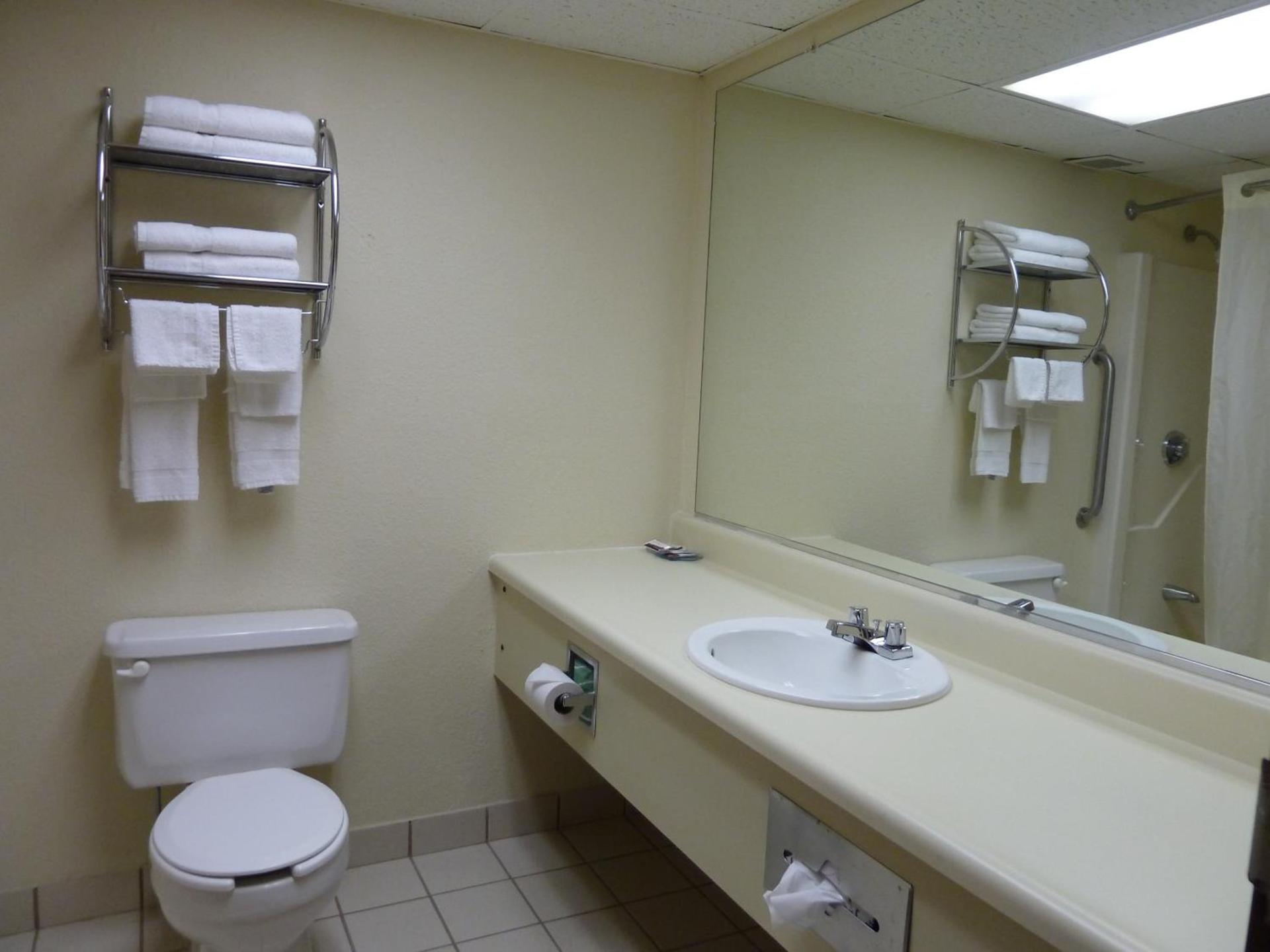 Katahdin Inn & Suites photo 14