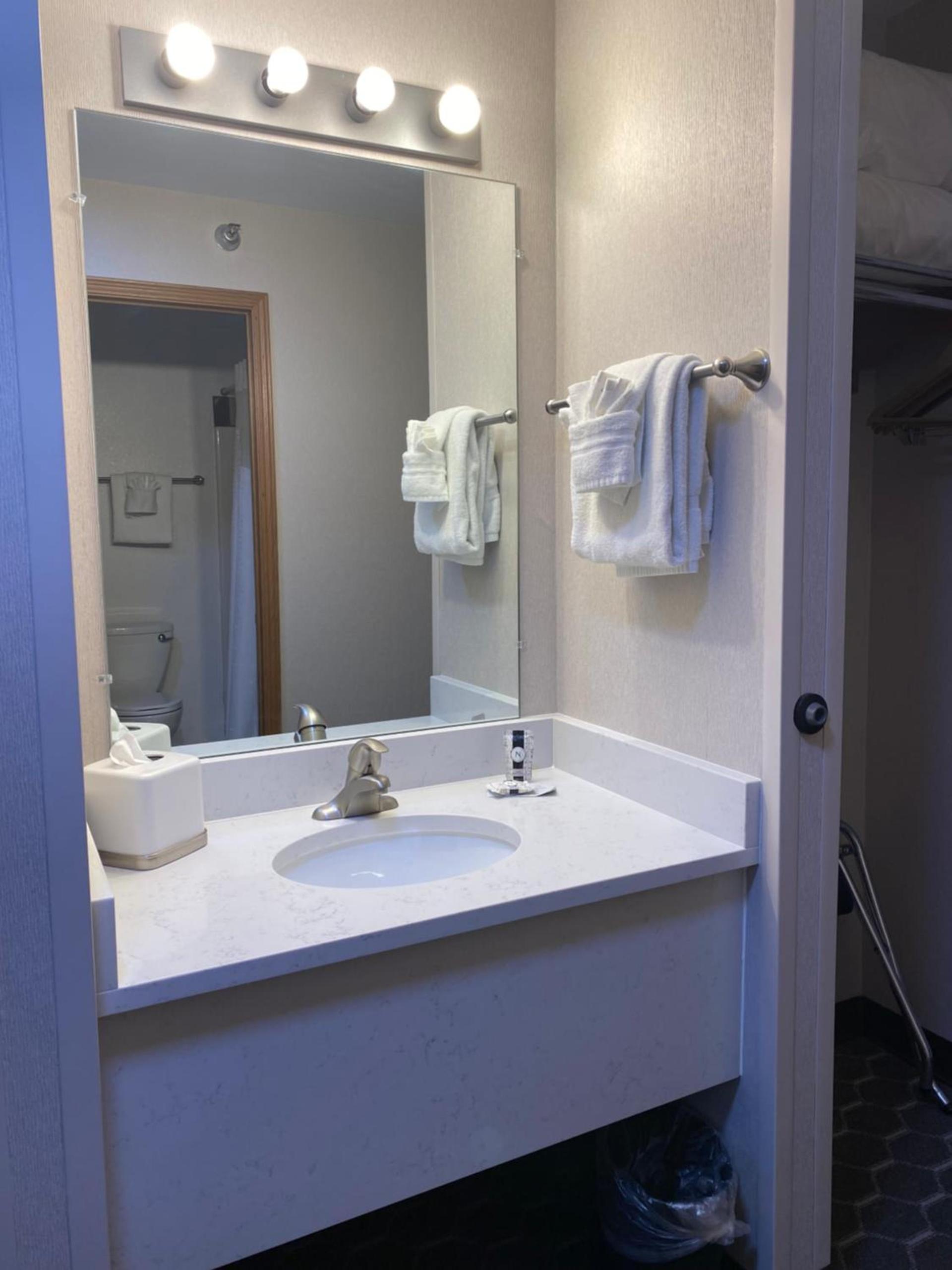 Dillon Inn photo 9