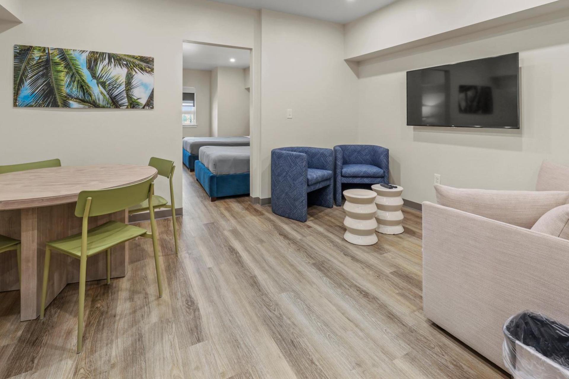 Seaport Suites photo 39