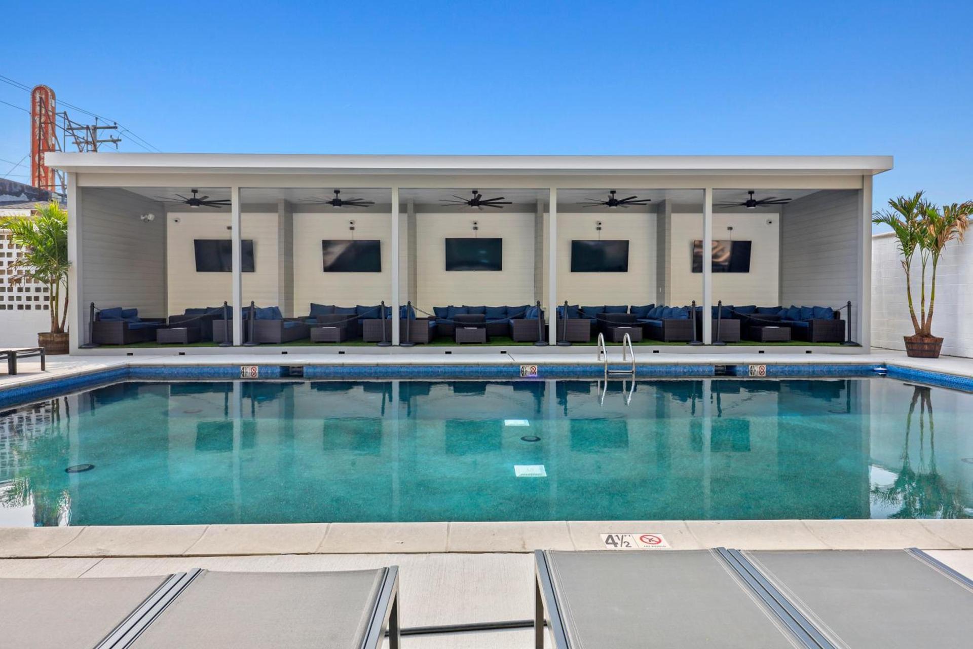 Seaport Suites photo 37