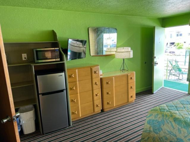 Caribbean Motel photo 17