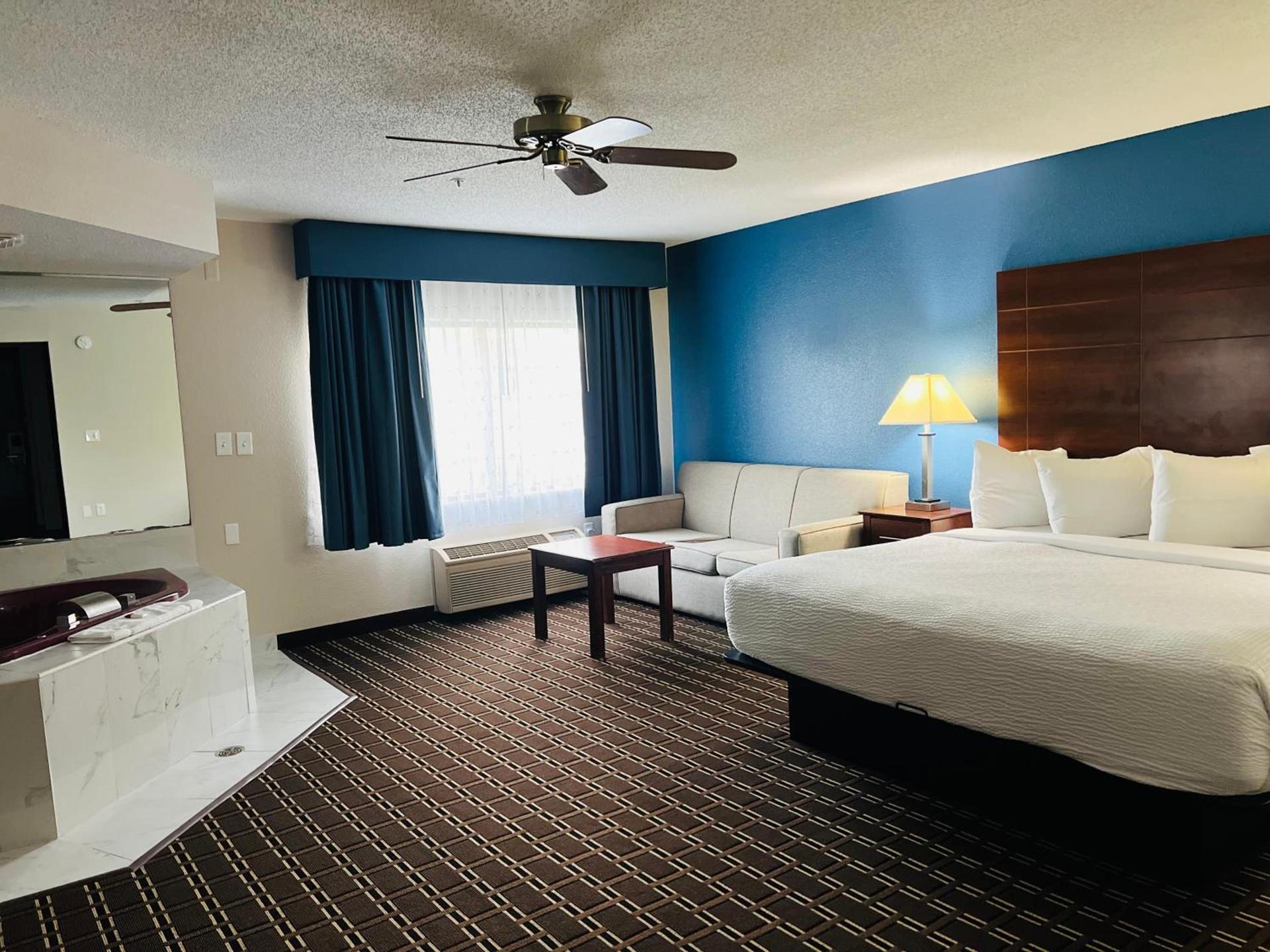 Baymont by Wyndham La Crosse/Onalaska photo 32