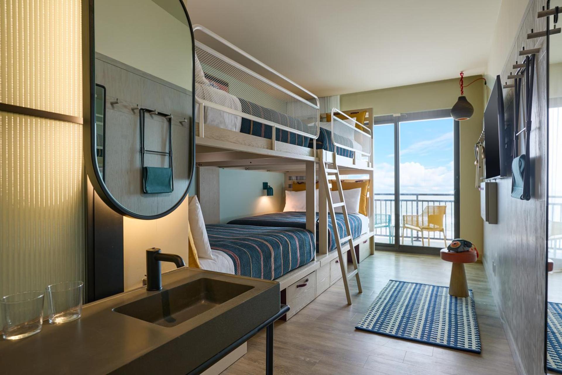 Moxy Virginia Beach Oceanfront photo 9