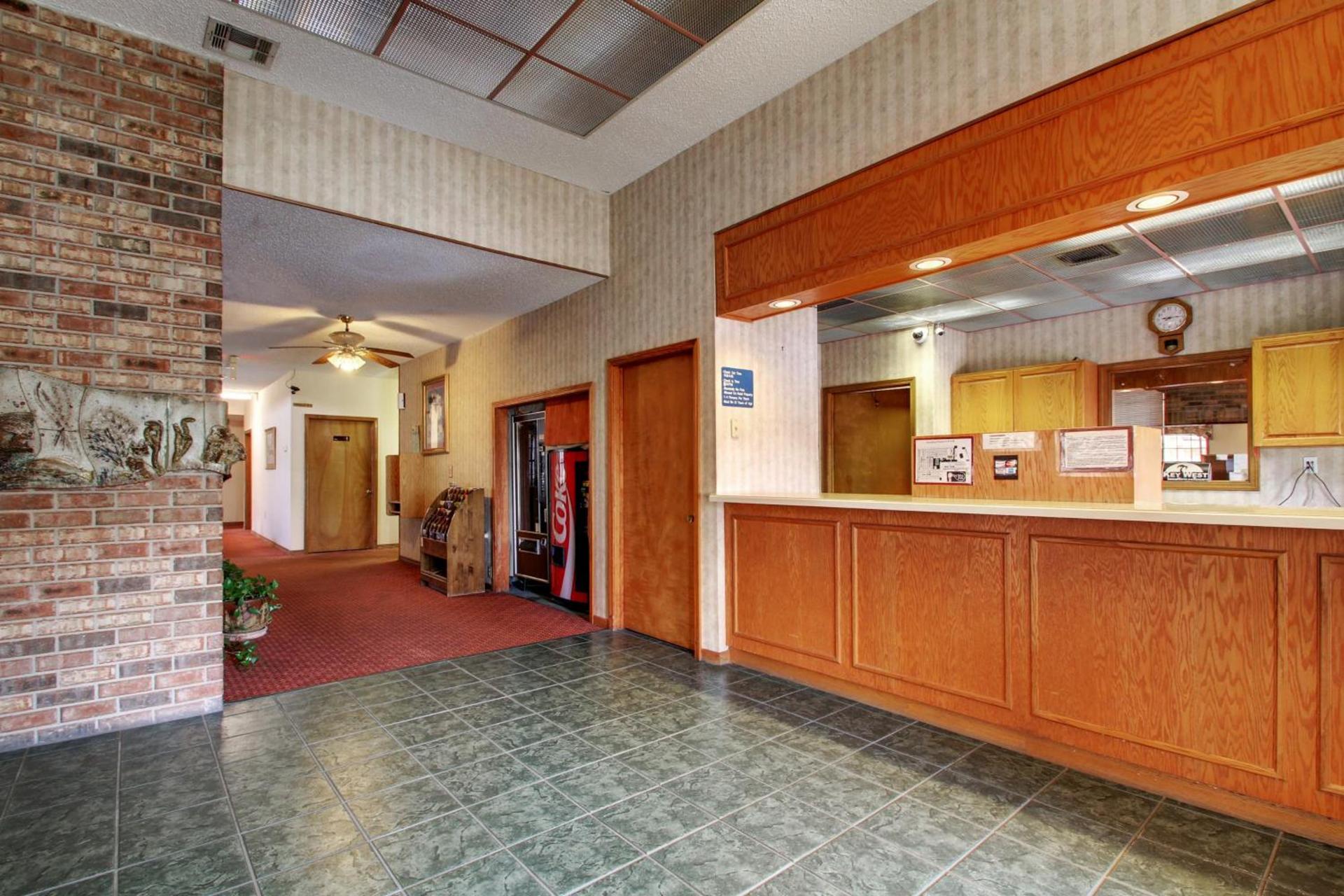 HOTEL DEL SOL - Pensacola photo 2