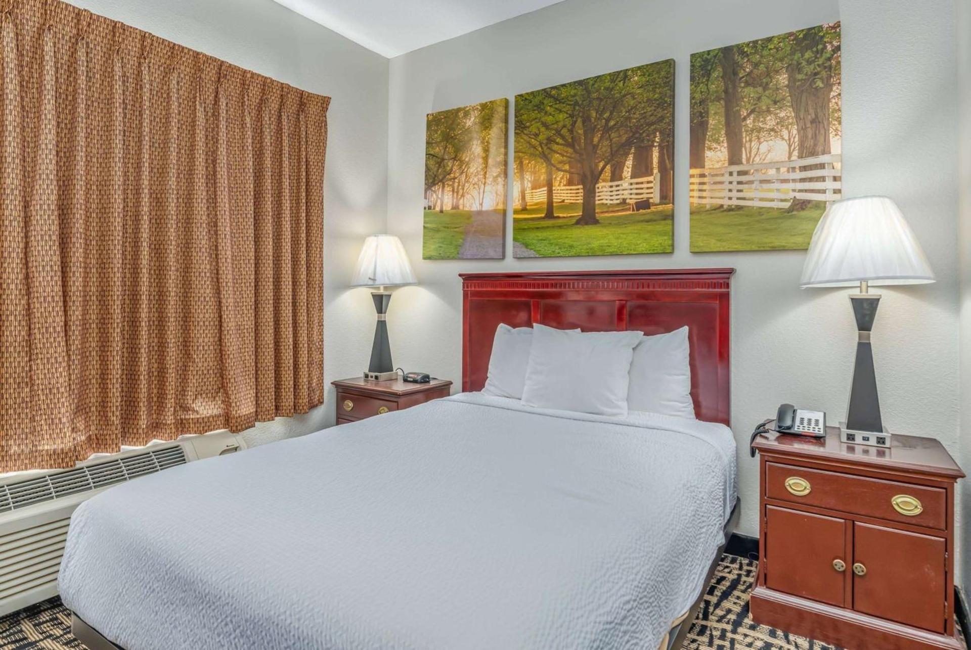 Days Inn by Wyndham Coliseum Montgomery AL photo 14