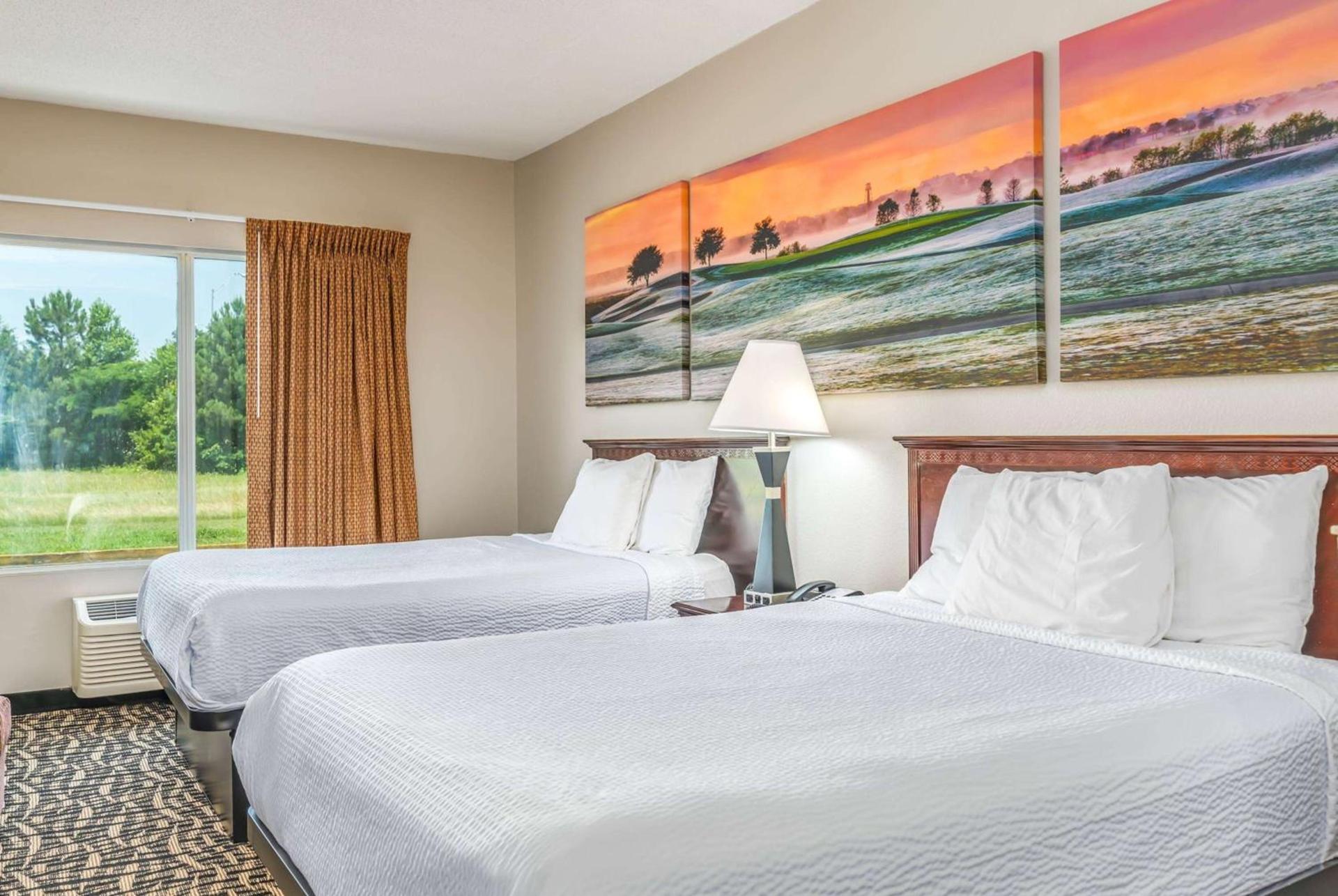 Days Inn by Wyndham Coliseum Montgomery AL photo 13