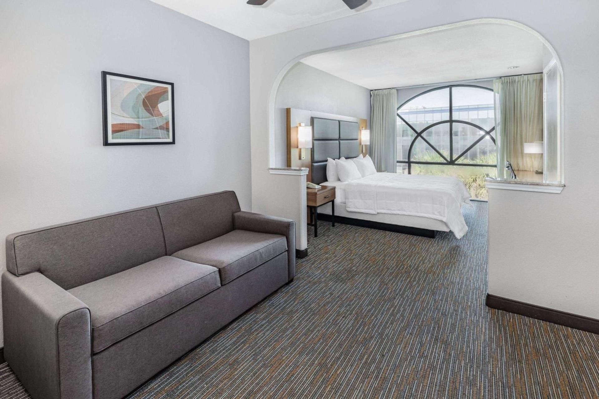 Wingate by Wyndham Houston Bush Intercontinental Airport photo 34