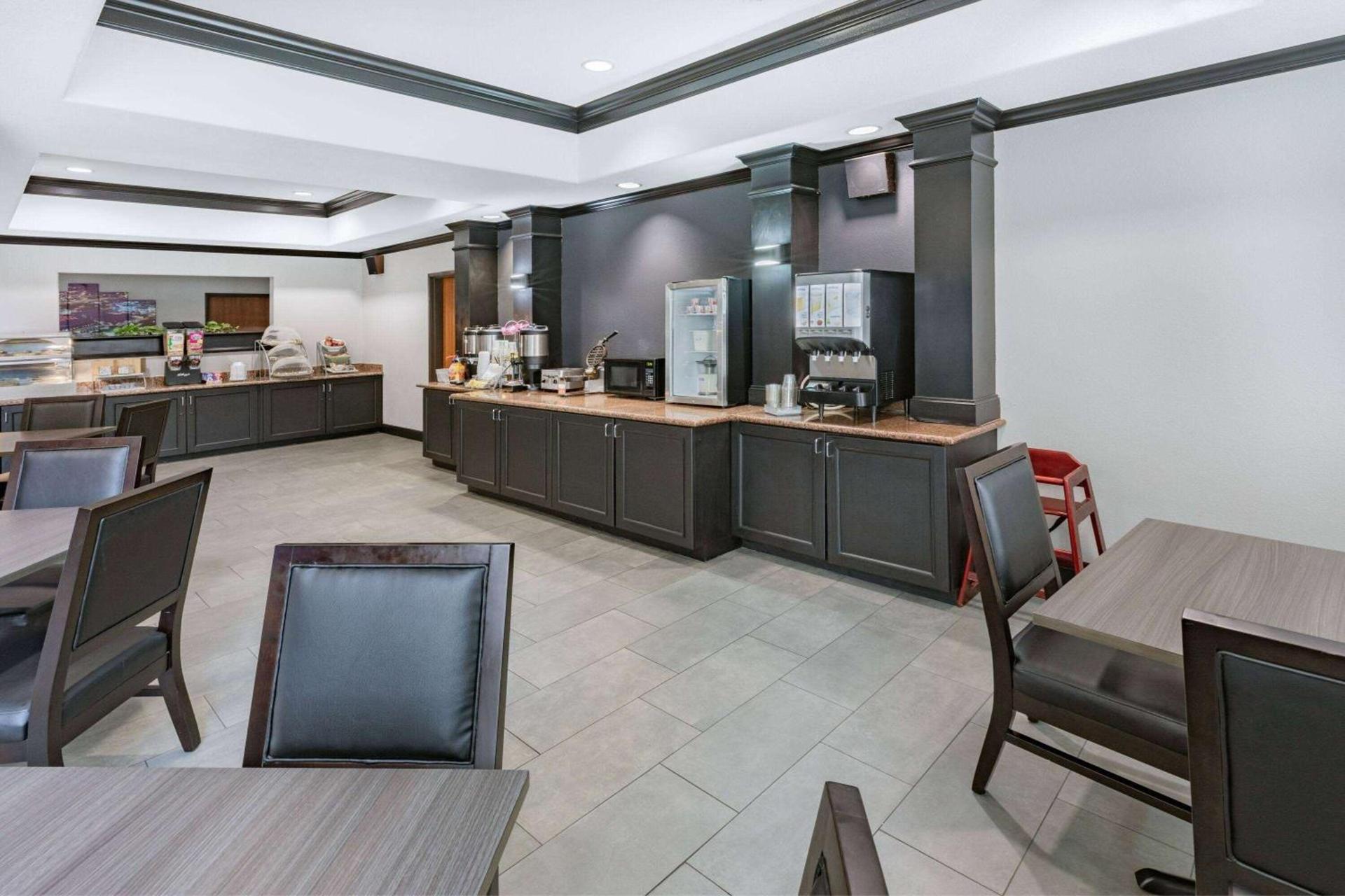 Wingate by Wyndham Houston Bush Intercontinental Airport photo 40