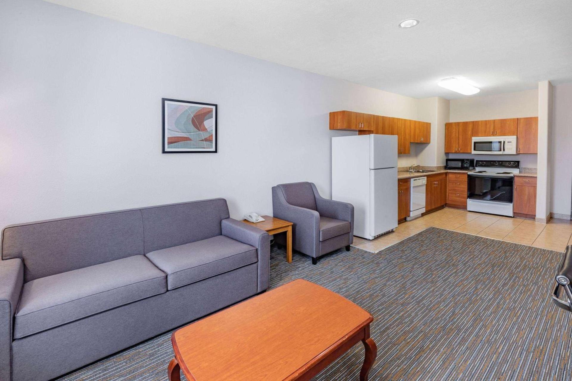 Wingate by Wyndham Houston Bush Intercontinental Airport photo 36