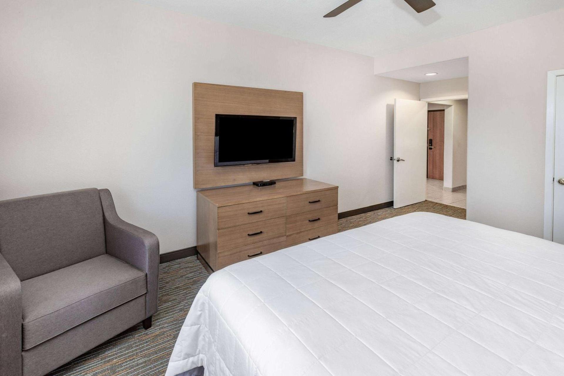 Wingate by Wyndham Houston Bush Intercontinental Airport photo 37