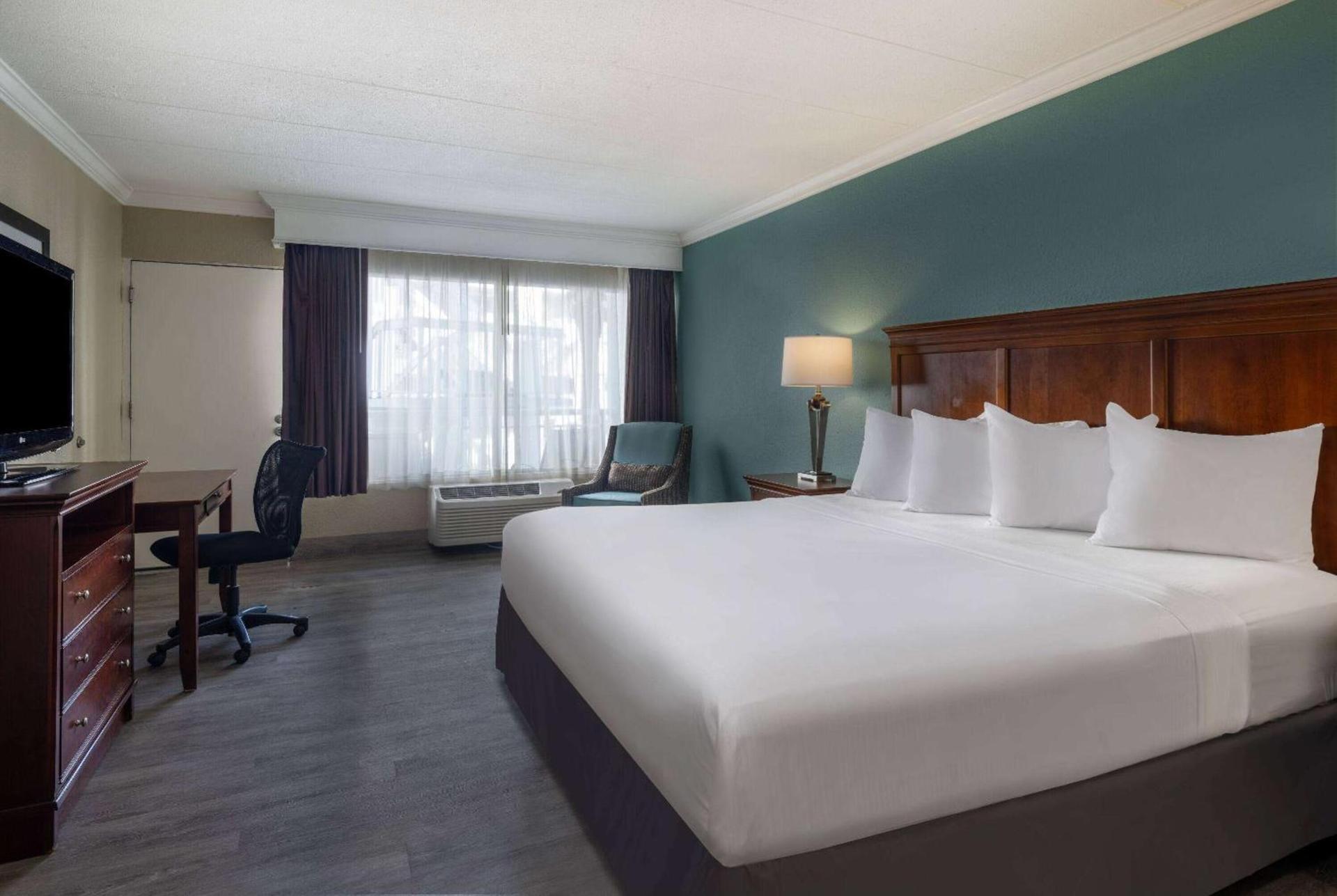 The Sandbar Hotel, Trademark Collection by Wyndham photo 14