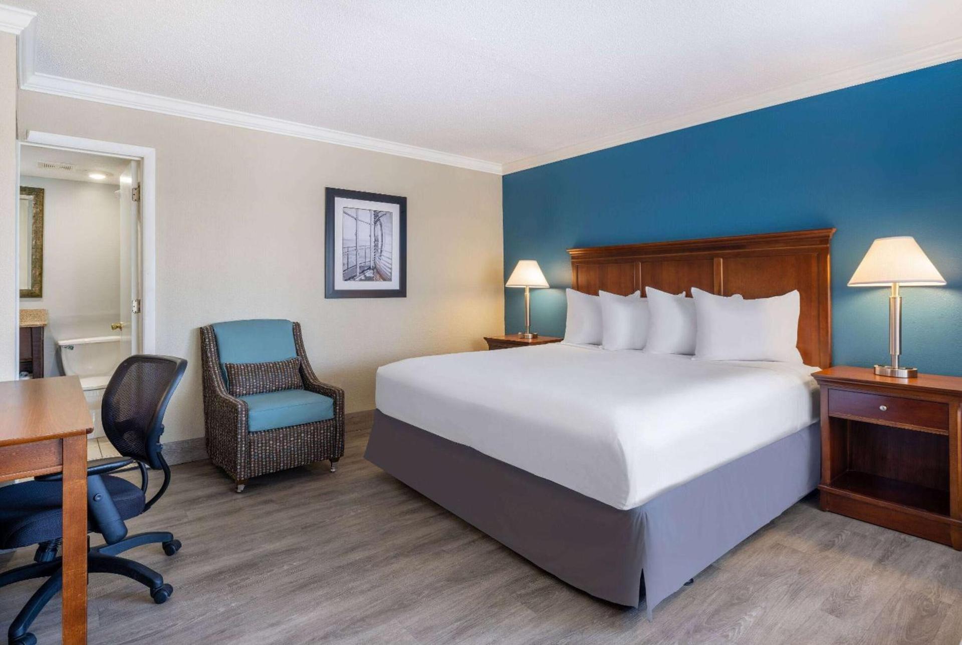 The Sandbar Hotel, Trademark Collection by Wyndham photo 18
