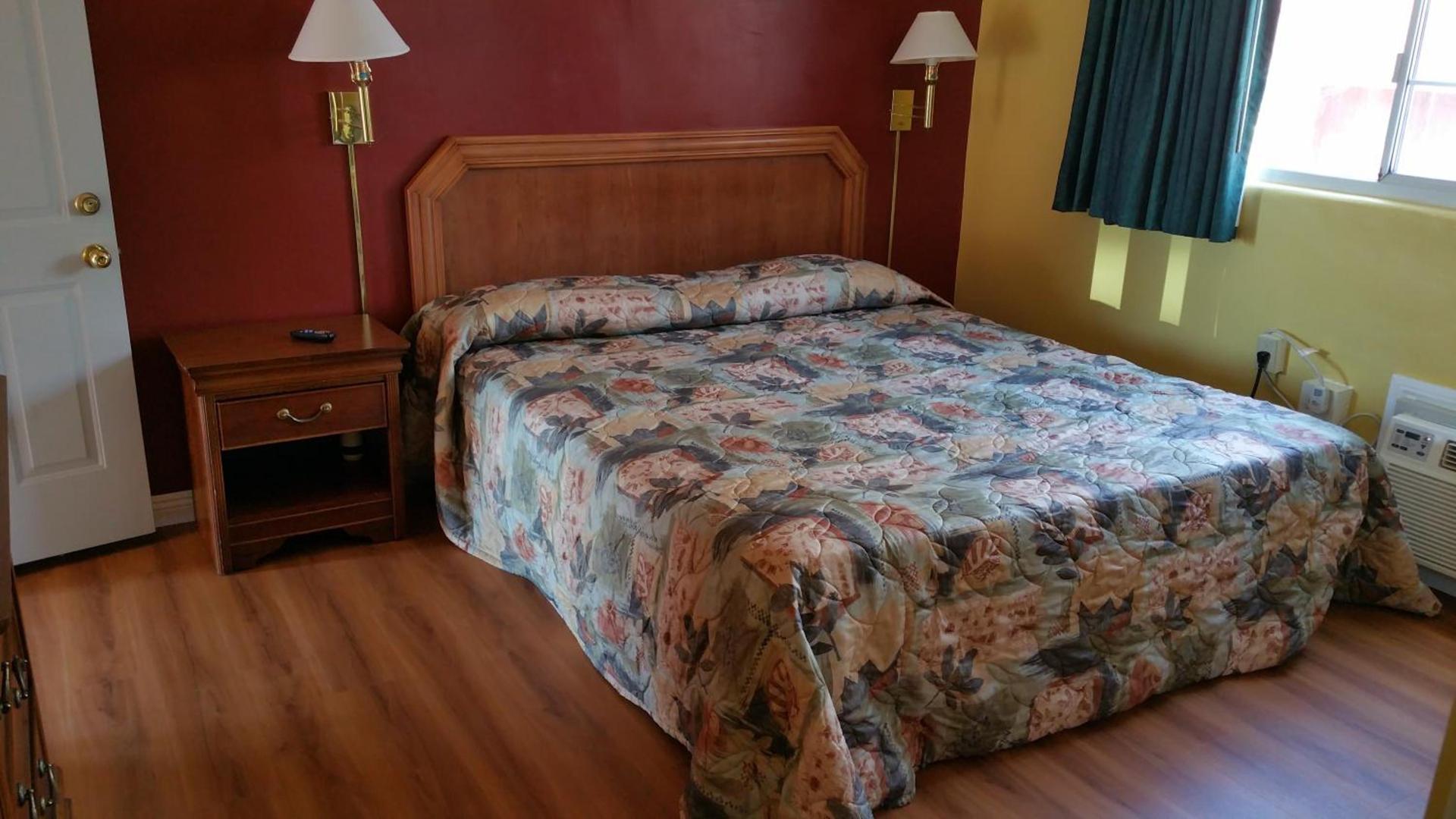 Slumber Motel photo 16