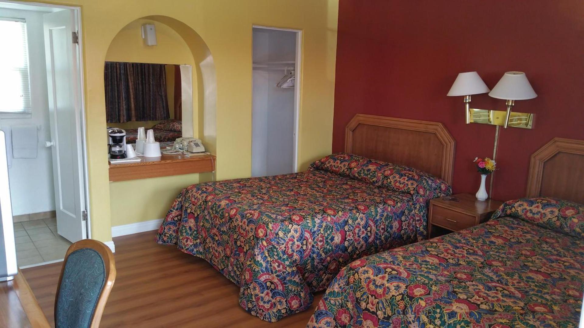 Slumber Motel photo 5