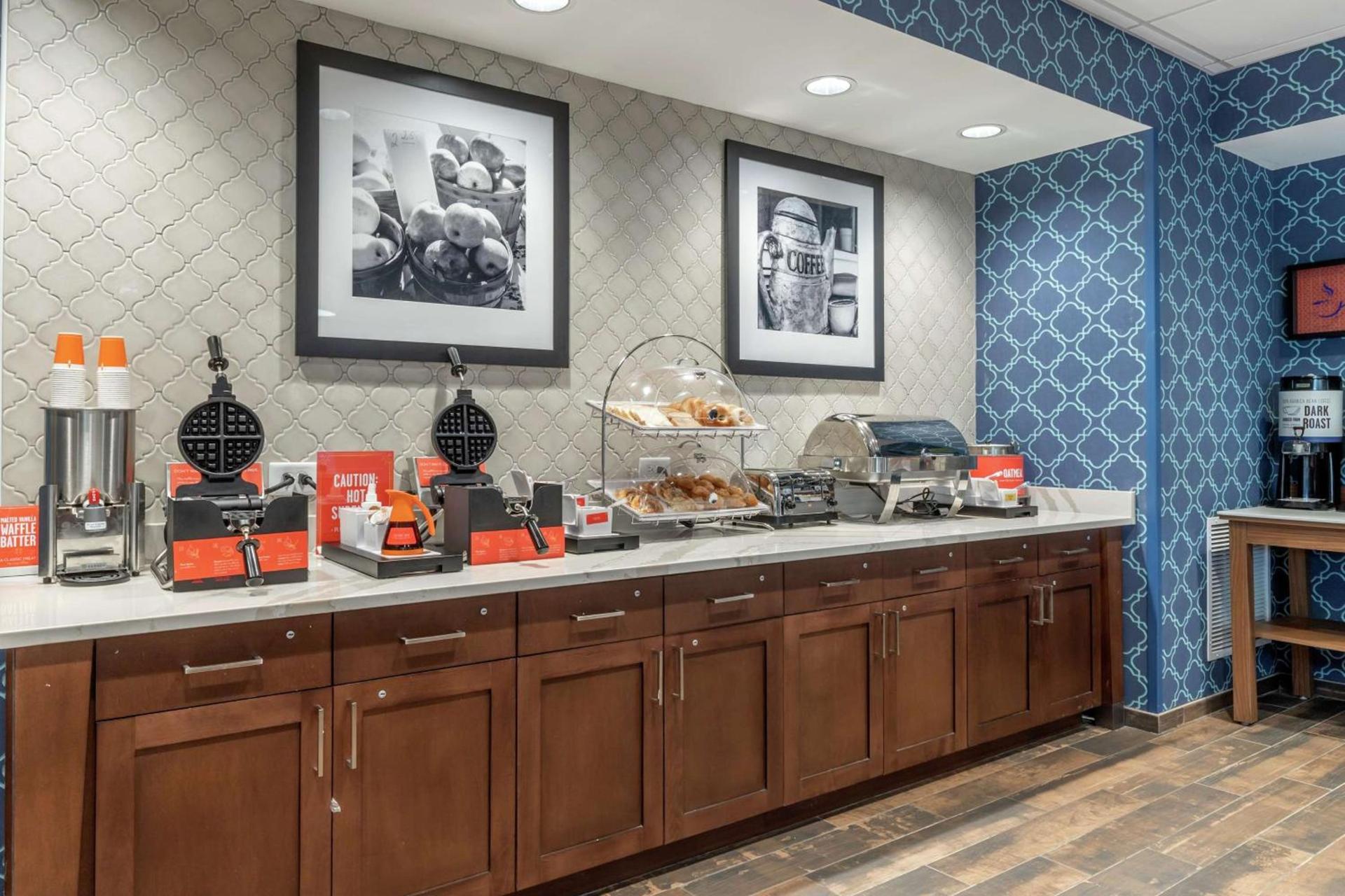 Hampton Inn Camden, SC photo 11