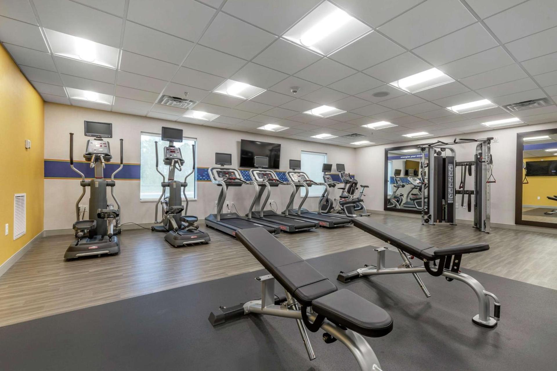 Hampton Inn Camden, SC photo 15
