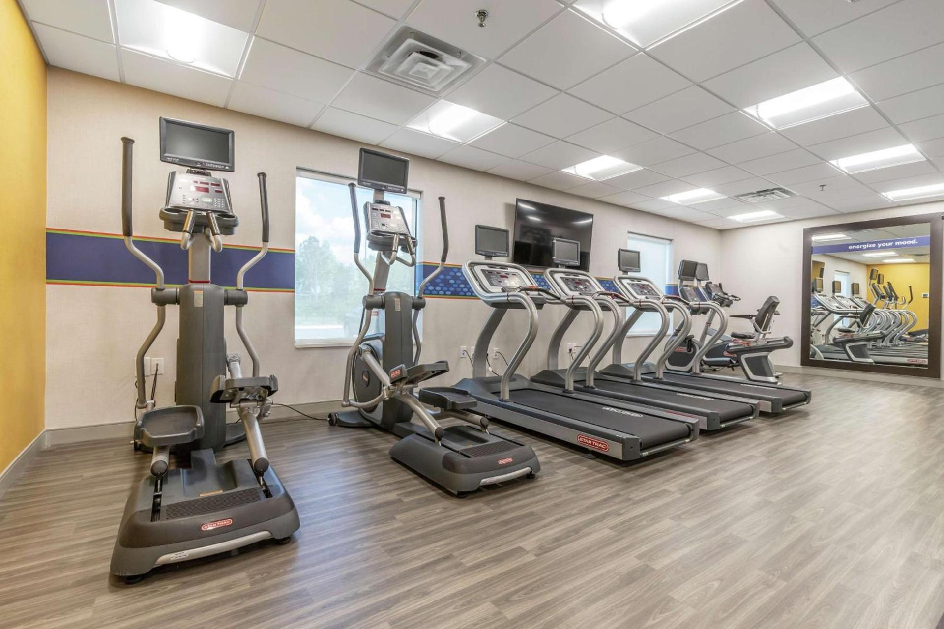 Hampton Inn Camden, SC photo 16