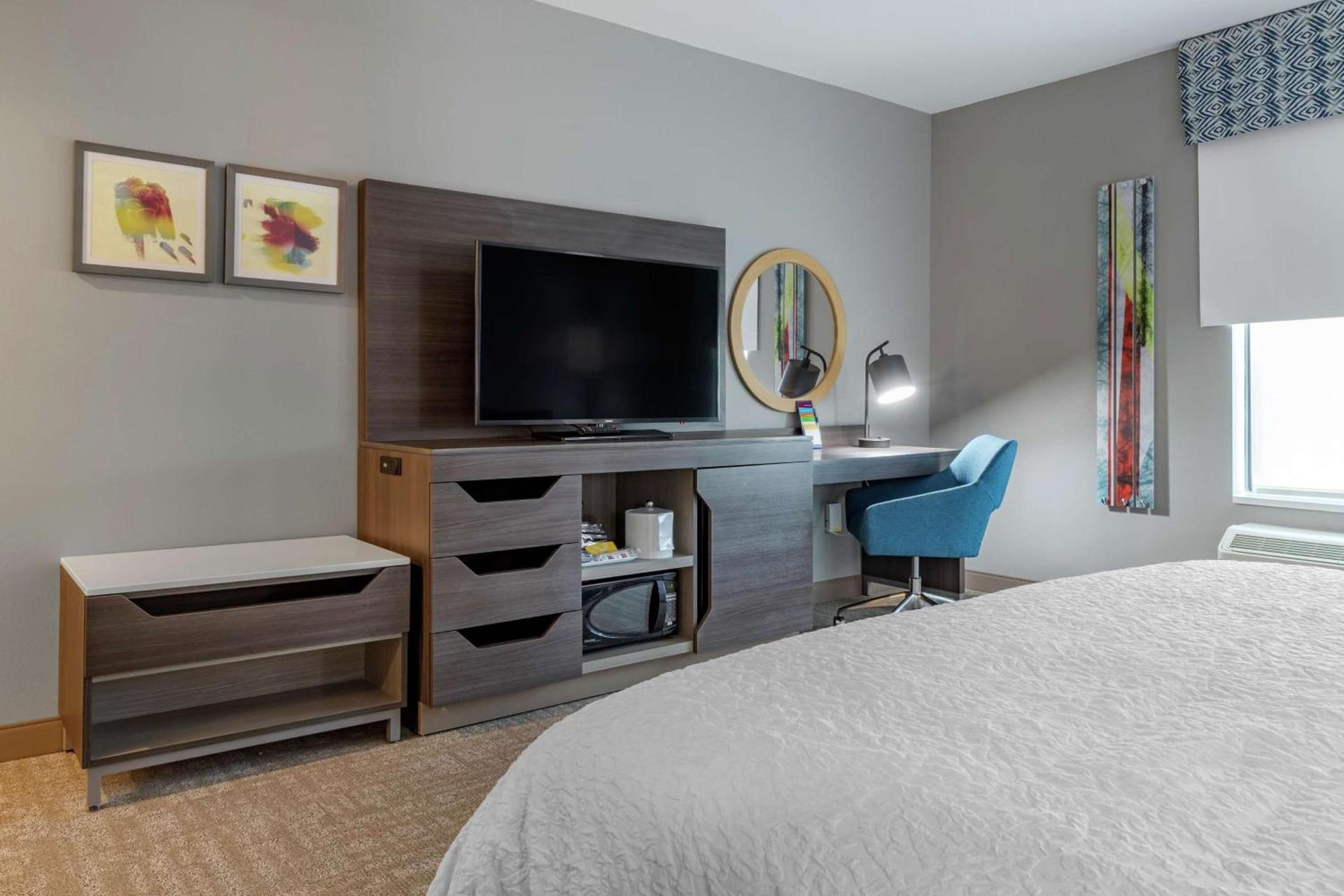 Hampton Inn Camden, SC photo 32