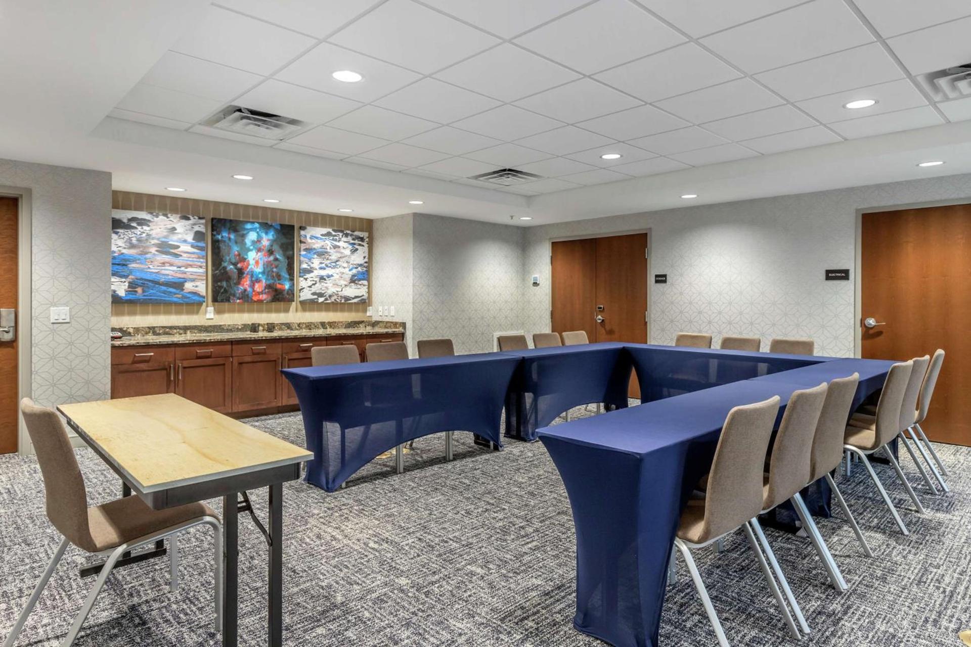 Hampton Inn Camden, SC photo 38