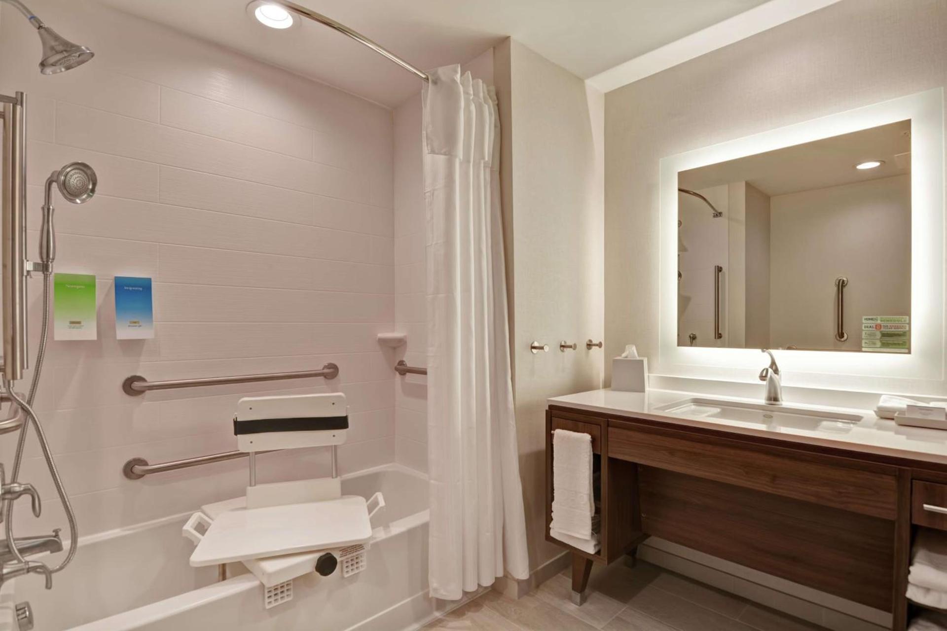 Home2 Suites By Hilton Bettendorf Quad Cities photo 18